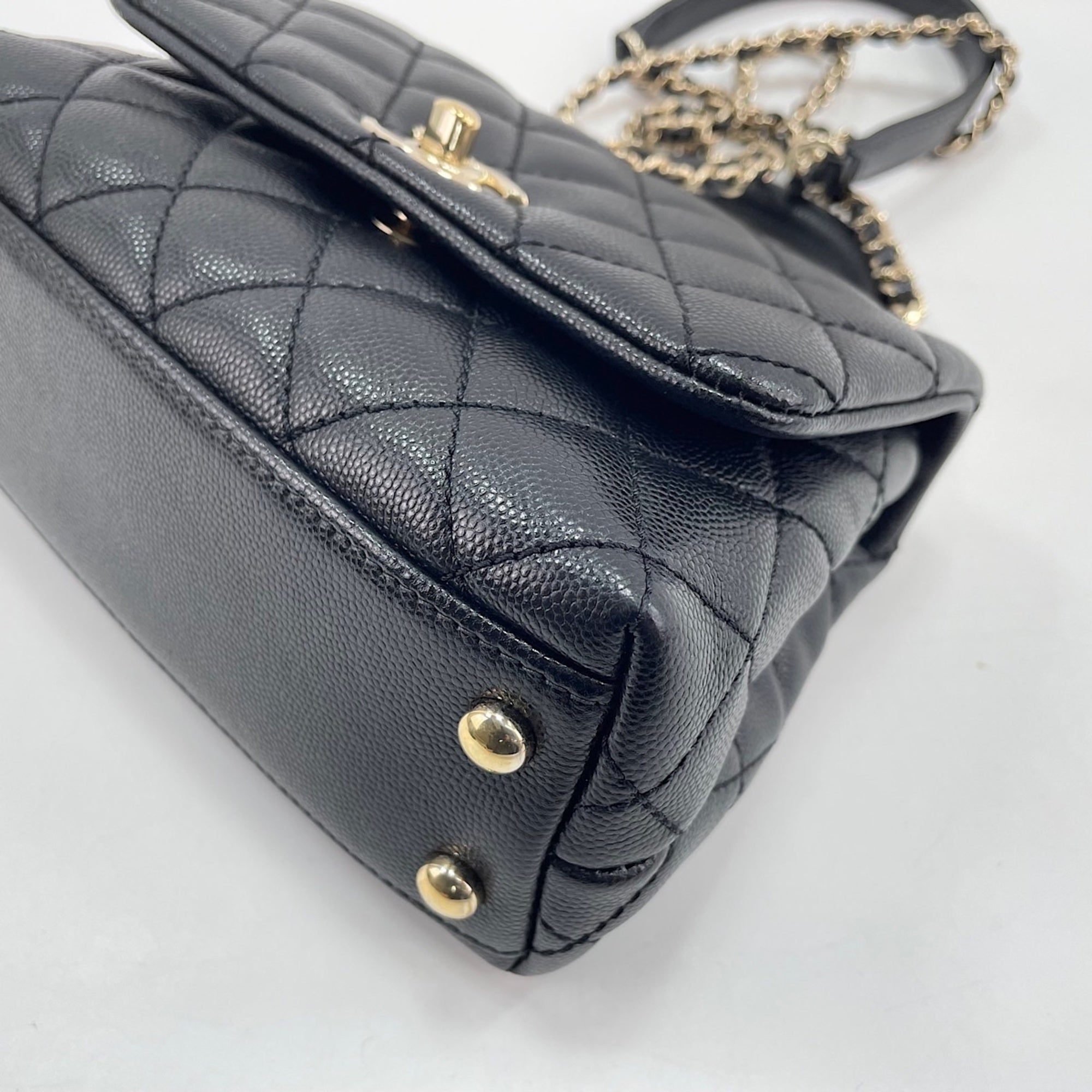 Chanel Black Handbag (Pre-Owned)