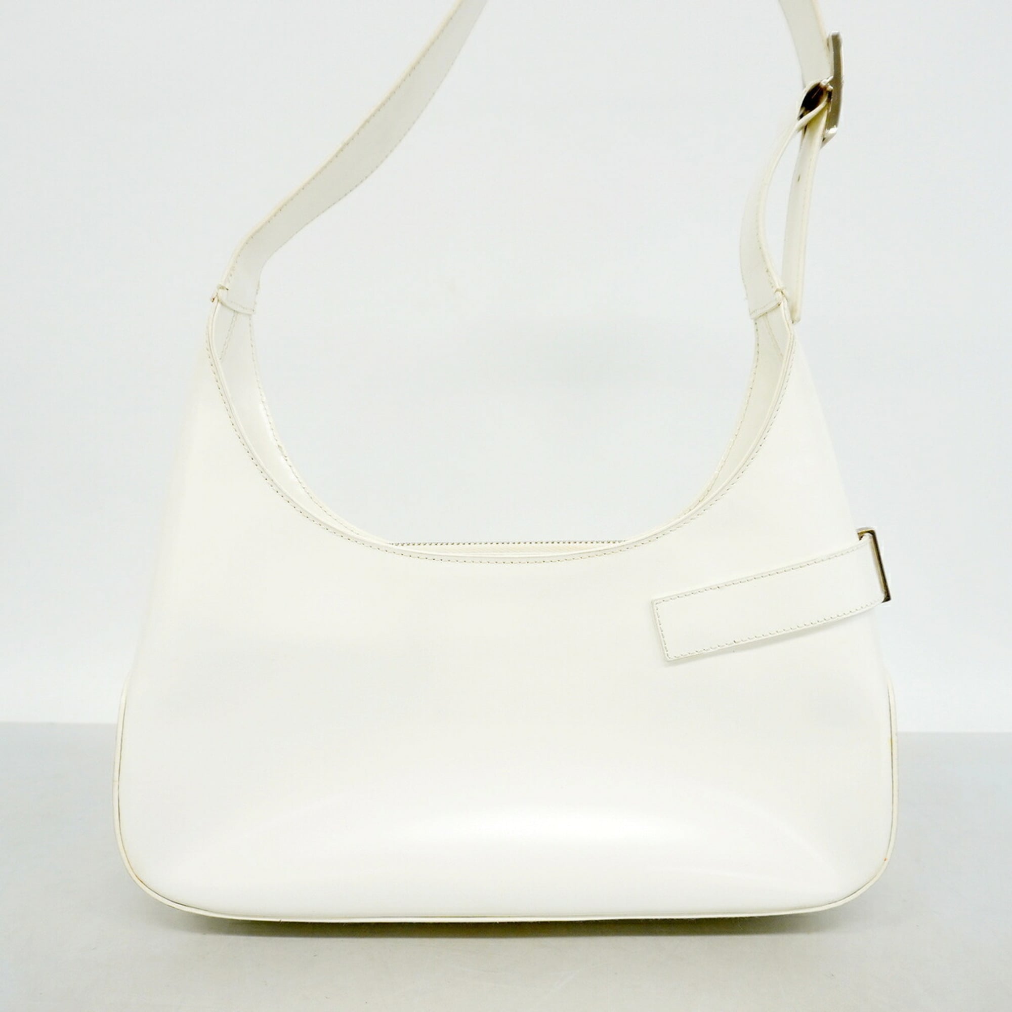 Salvatore Ferragamo White Leather Shoulder Bag (Pre-Owned)