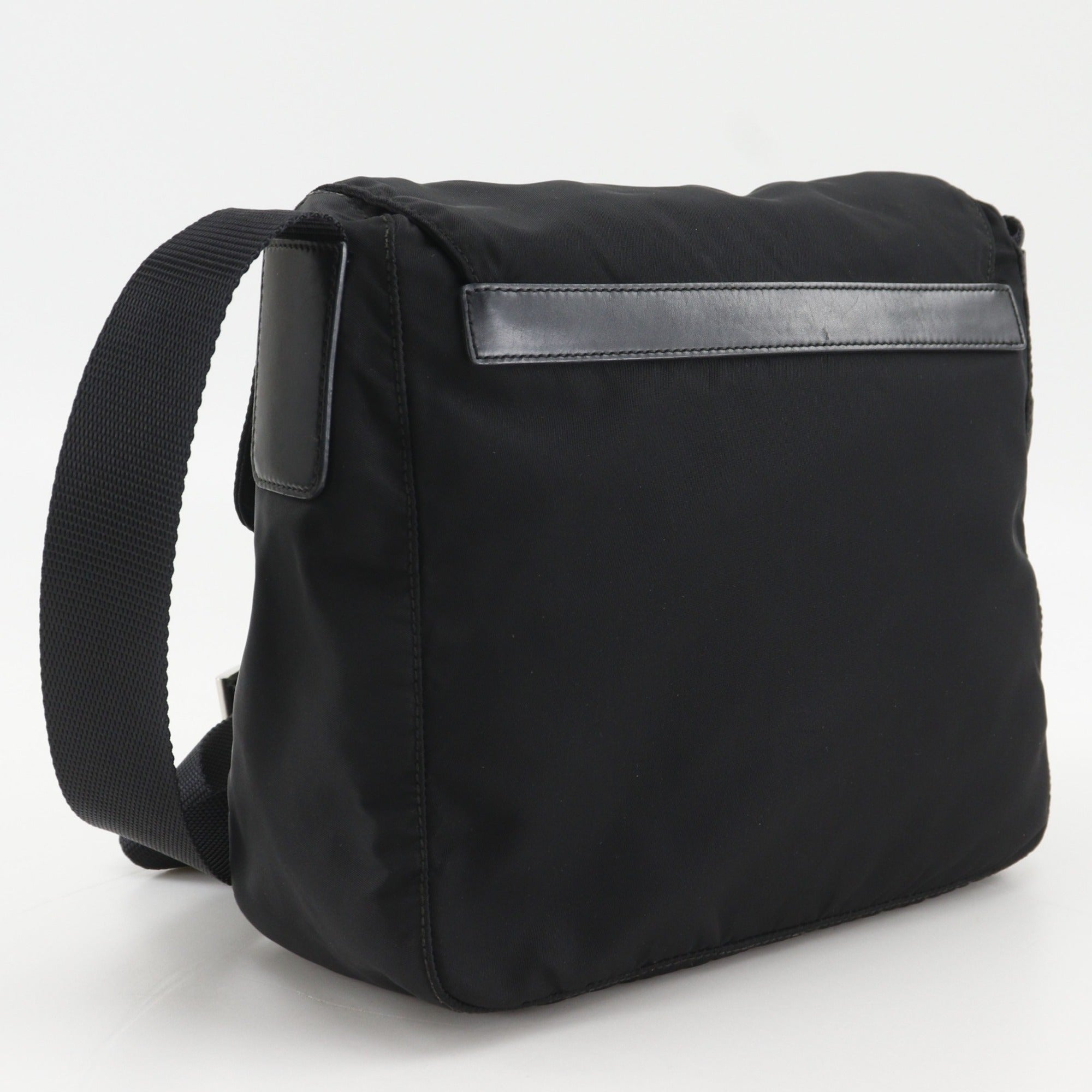 Prada Black Nylon Shoulder Bag (Pre-Owned)