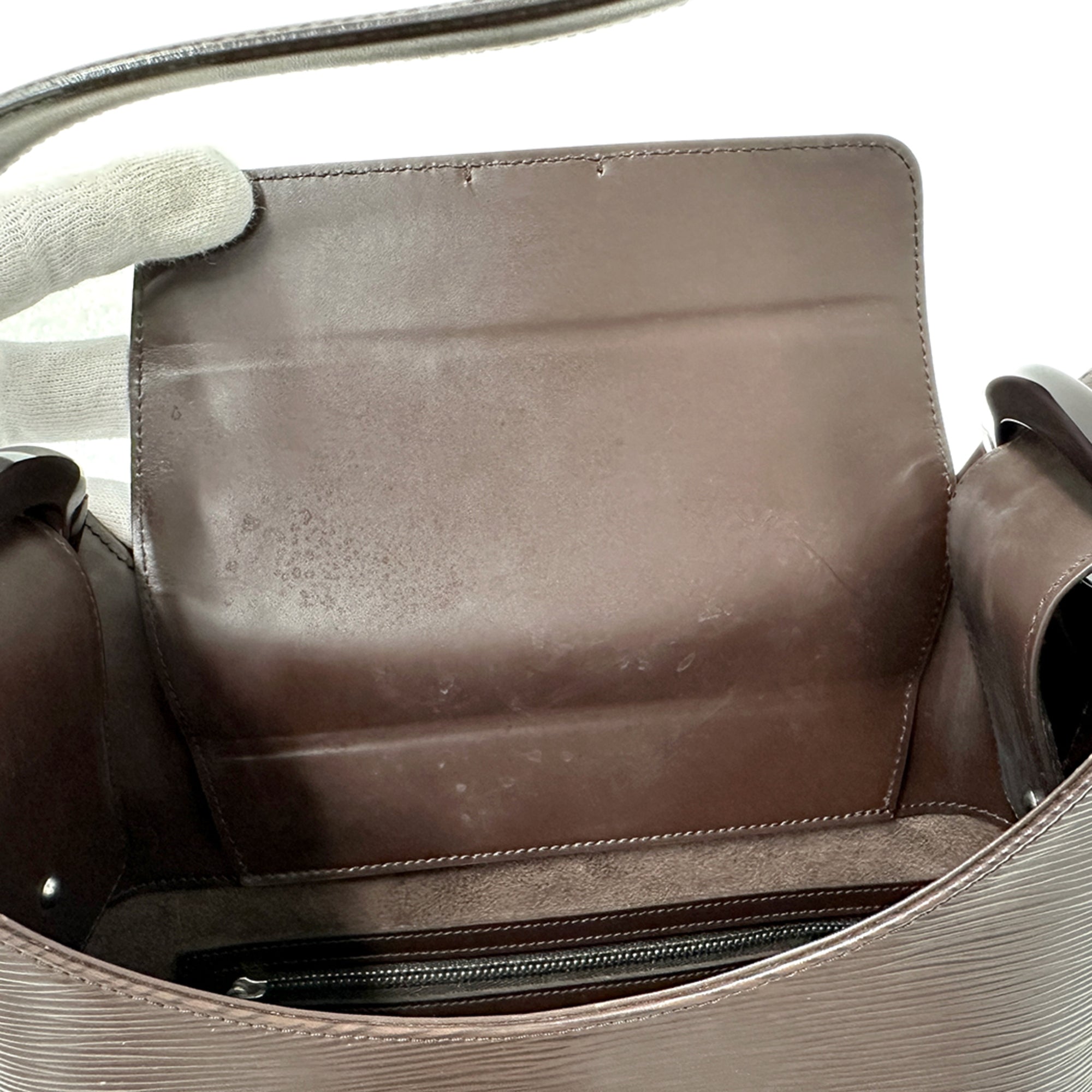 Louis Vuitton Brown Moka White Epi Leather Handbag Shoulder Bag (Pre-Owned)