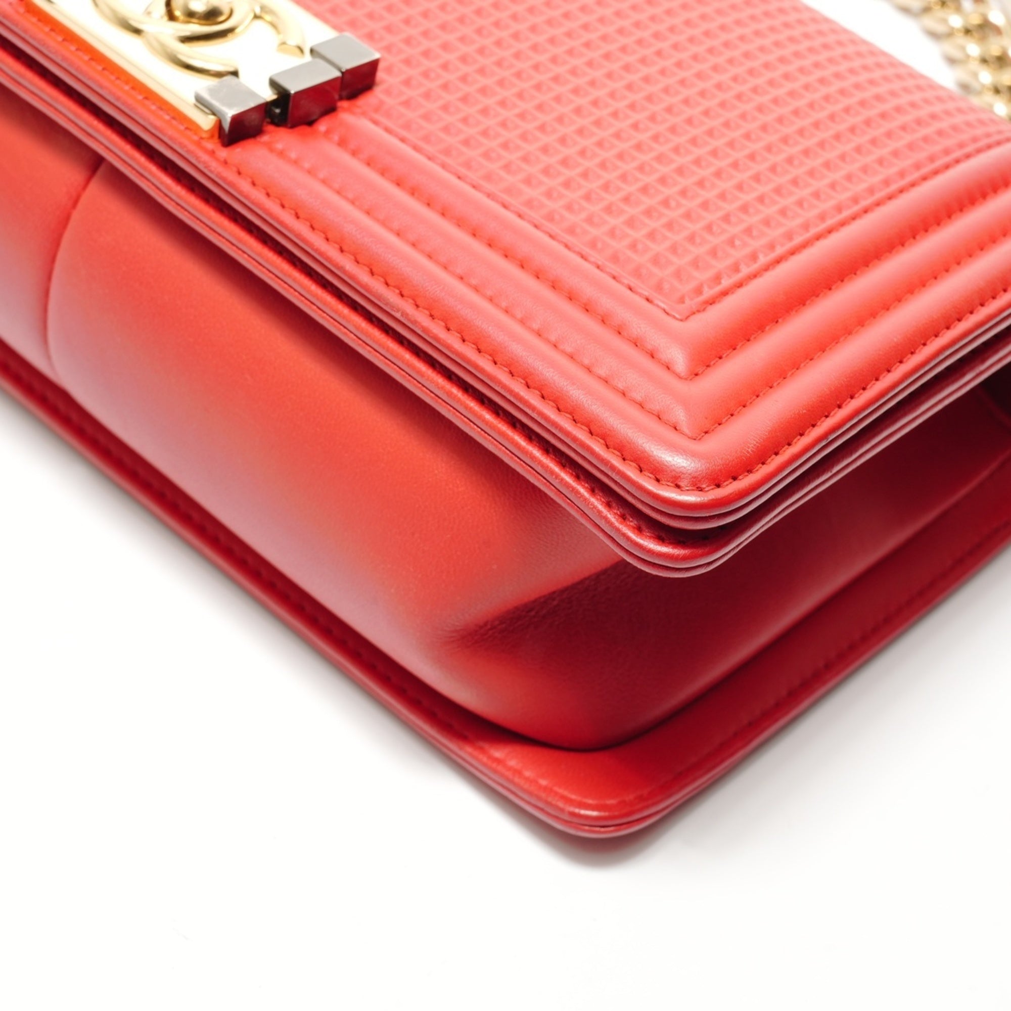 Chanel Boy Chanel Red Color Shoulder Bag (Pre-Owned)