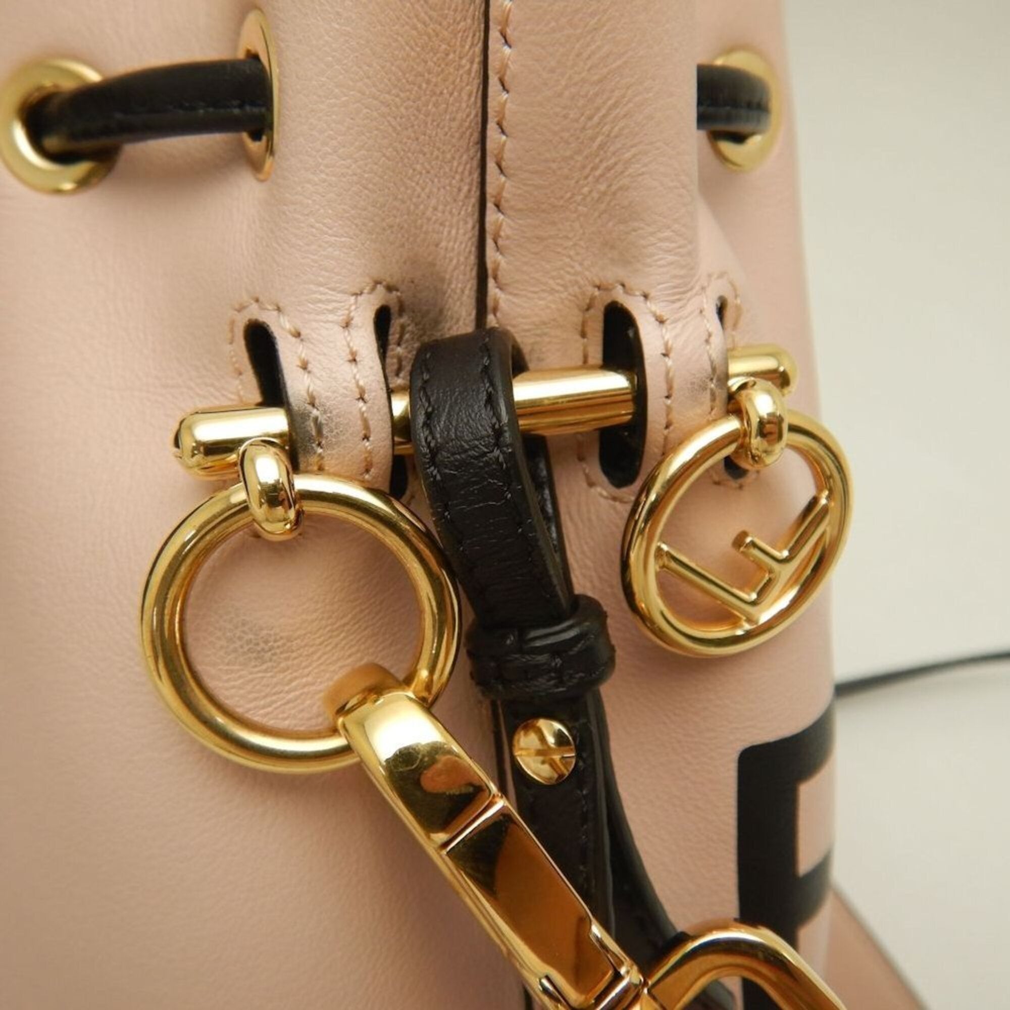 Fendi Black Pink Leather Shoulder Bag (Pre-Owned)