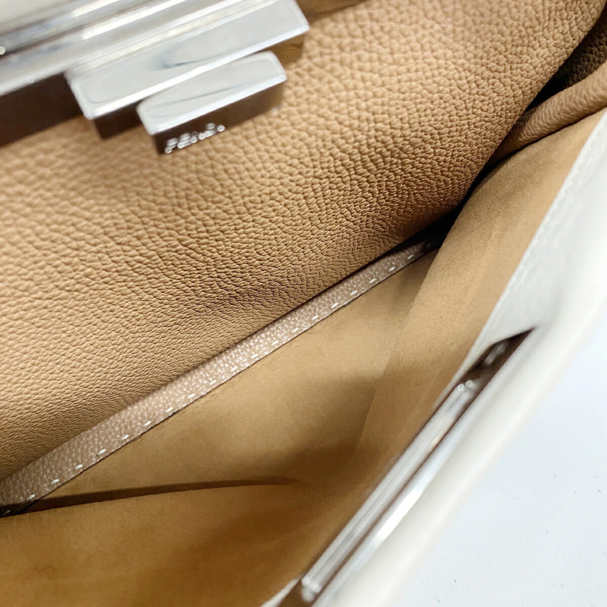 Fendi Beige Leather Handbag (Pre-Owned)