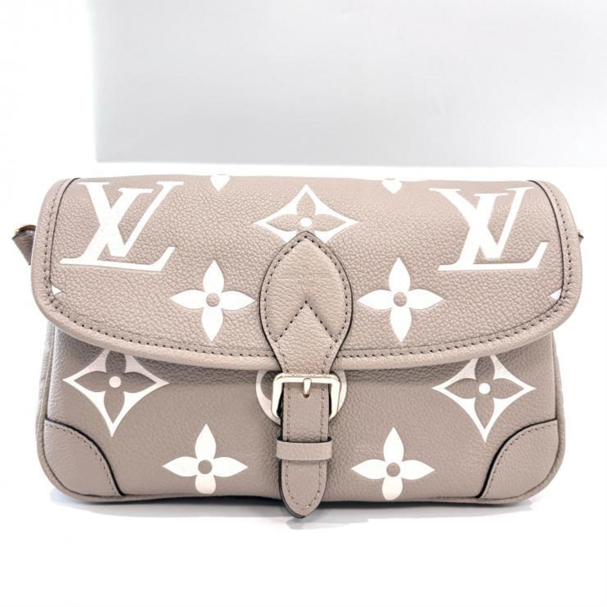 Louis Vuitton Beige Ivory Tourterelle Shoulder Bag (Pre-Owned)