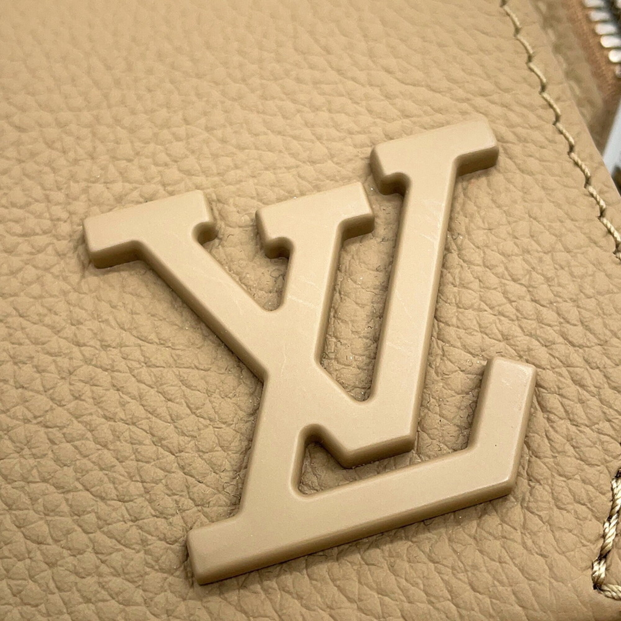 Louis Vuitton Beige Leather Handbag Sling Bag (Pre-Owned)