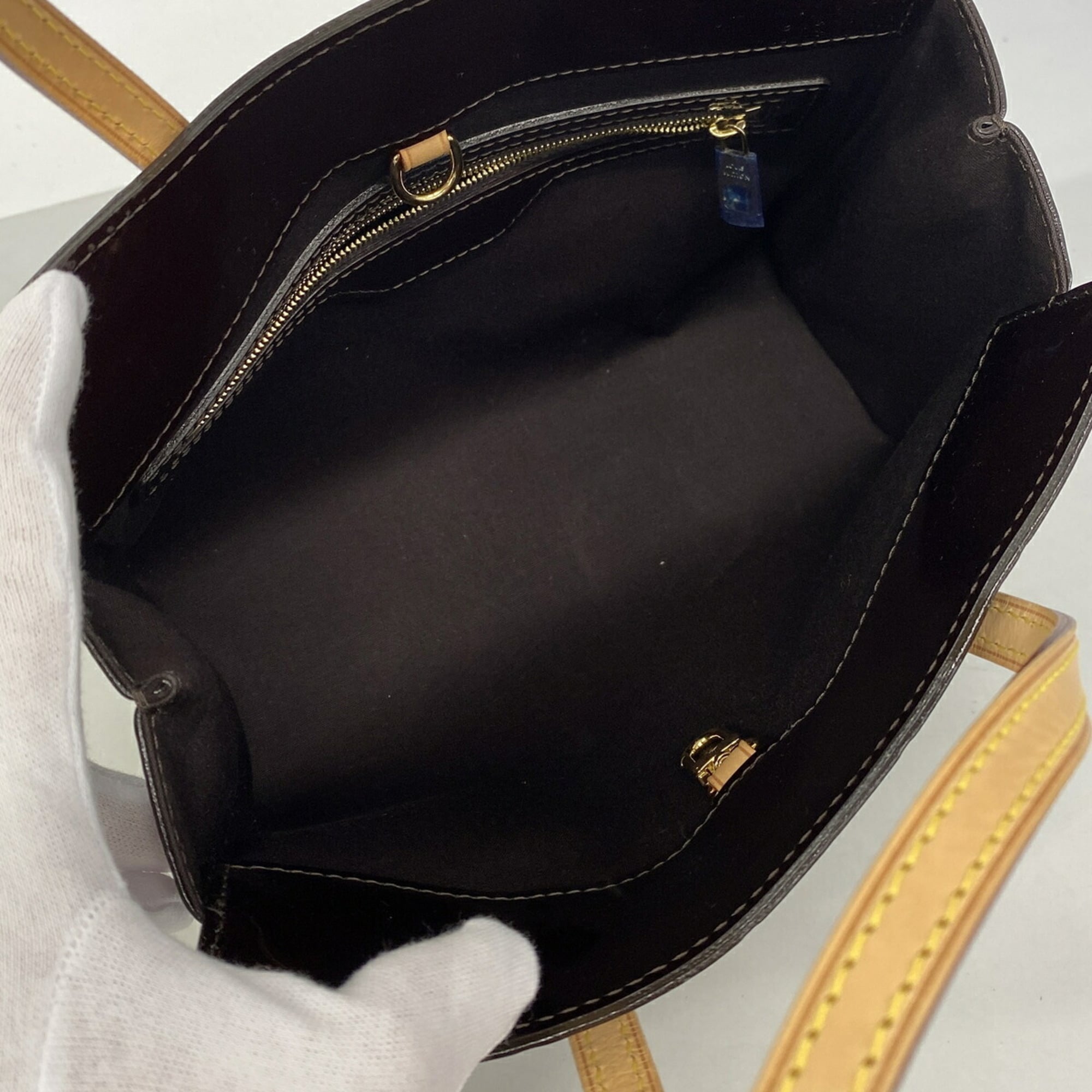 Louis Vuitton Amarante Handbag (Pre-Owned)