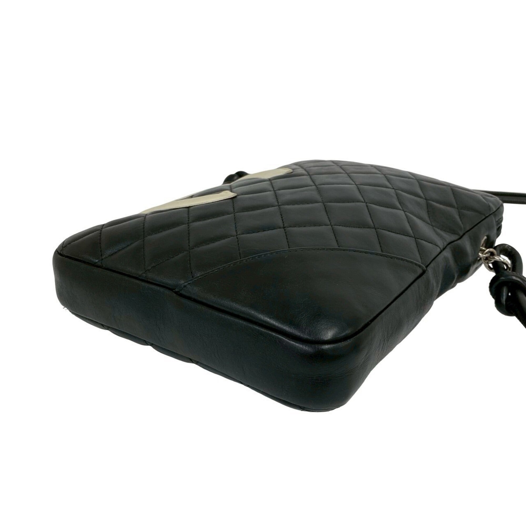 Chanel Black White Leather Pochette Shoulder Bag (Pre-Owned)