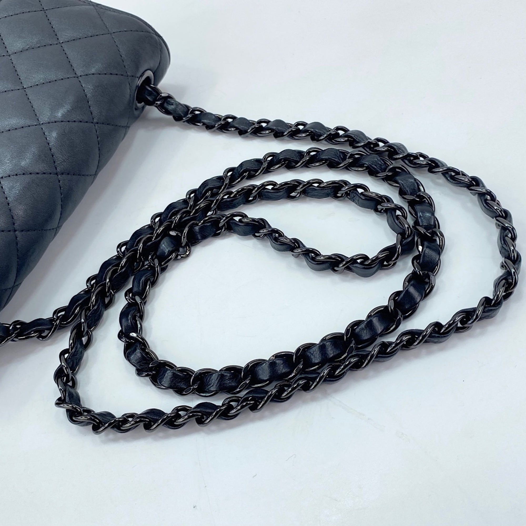 Chanel Matelasse Black Shoulder Bag (Pre-Owned)