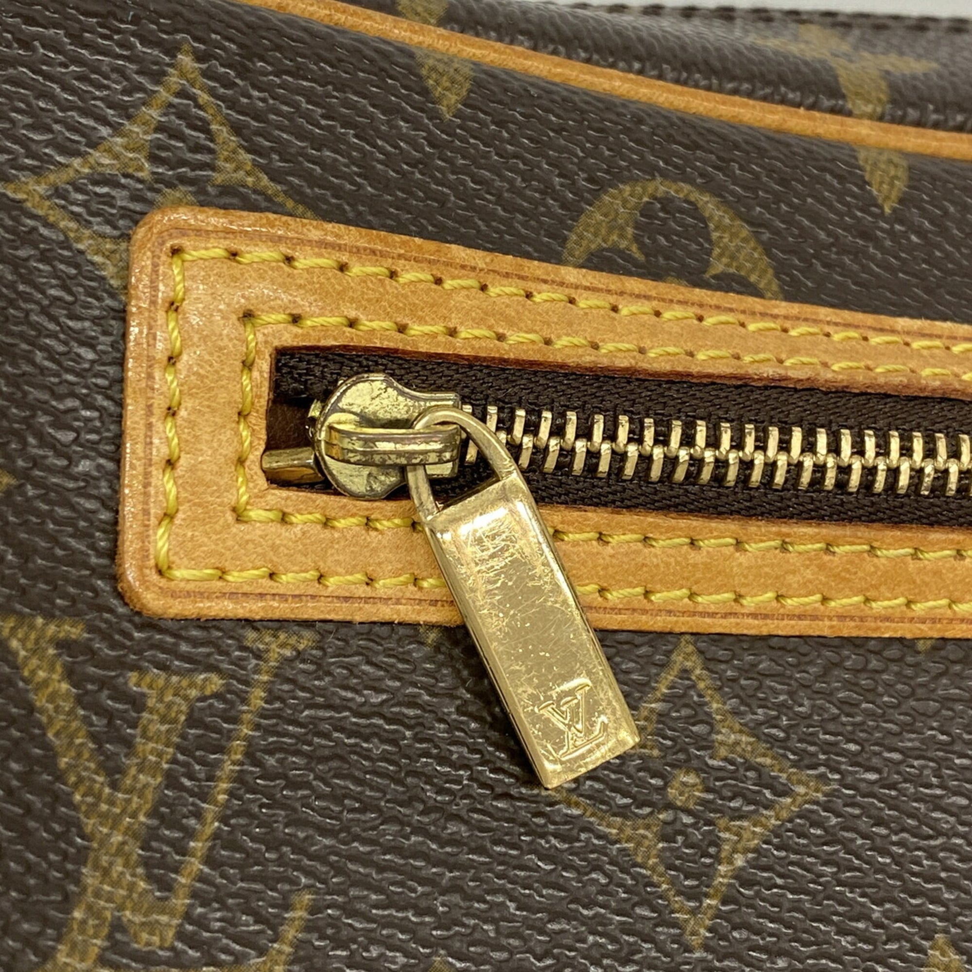 Louis Vuitton Brown Shoulder Bag (Pre-Owned)