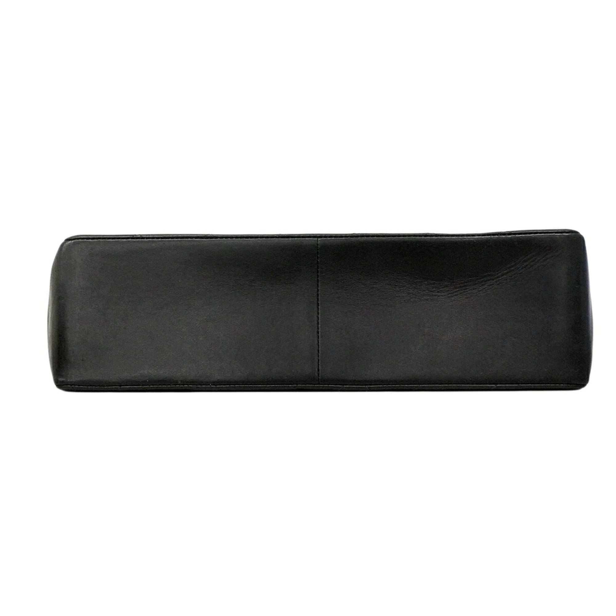 Chanel Black Leather Shoulder Bag (Pre-Owned)