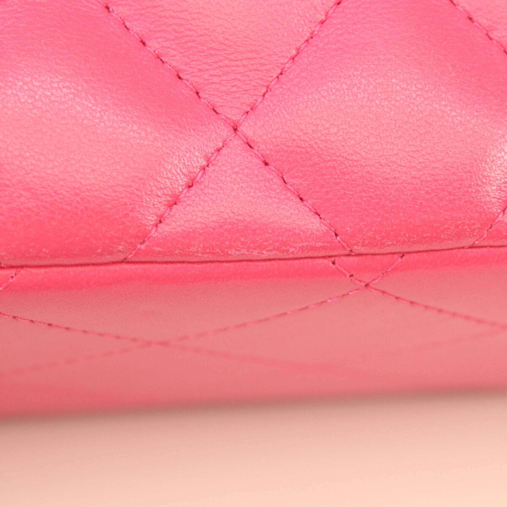 Chanel Pink Leather Shoulder Bag (Pre-Owned)