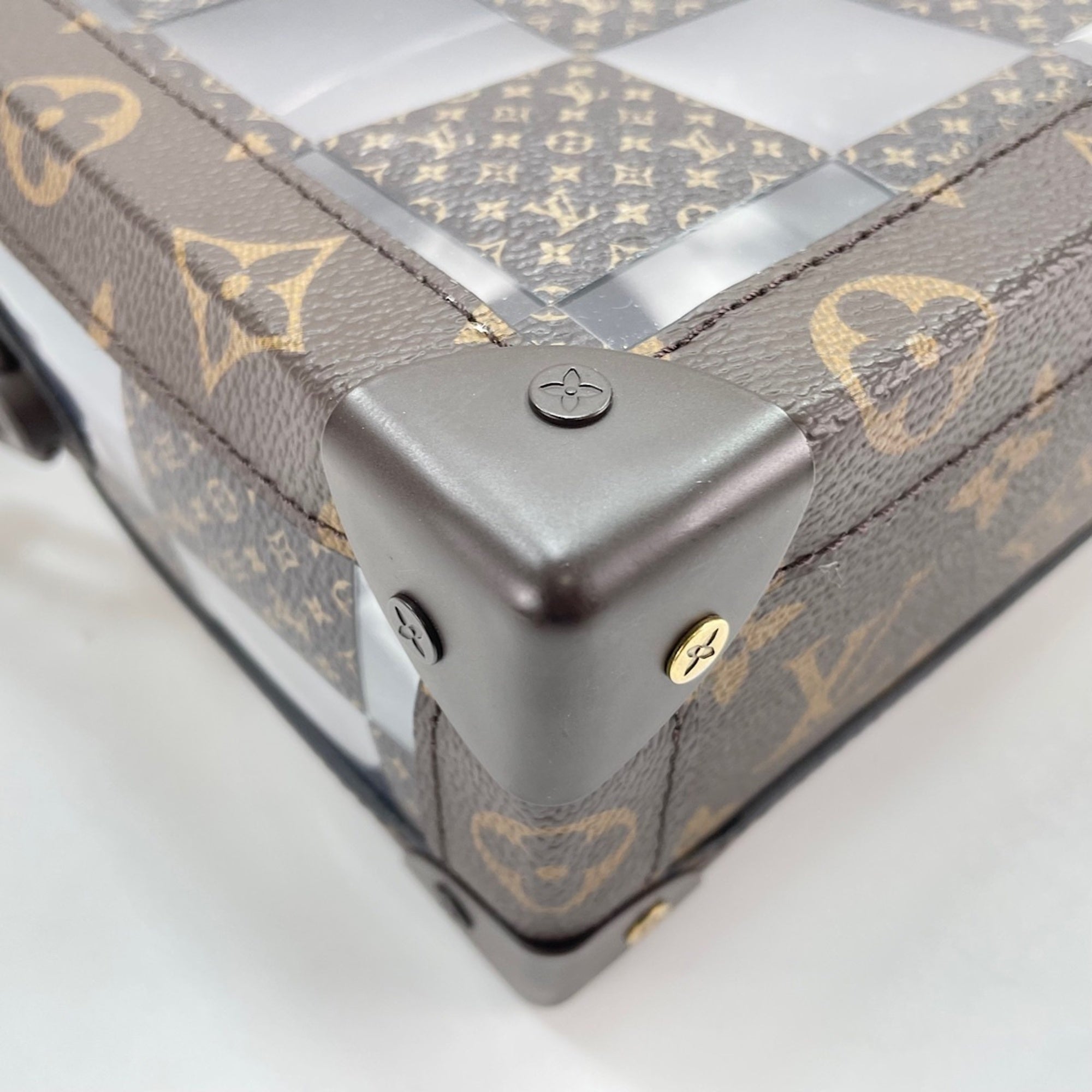 Louis Vuitton Brown Shoulder Bag (Pre-Owned)