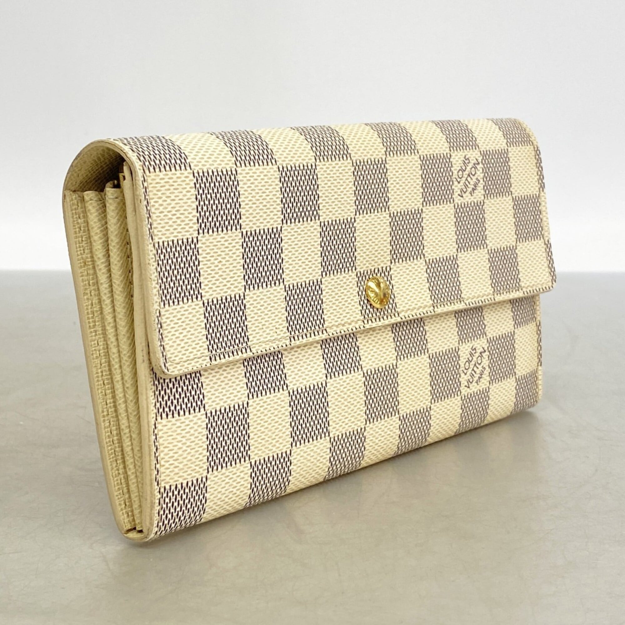 Louis Vuitton White Long Wallet (Bi-Fold) (Pre-Owned)
