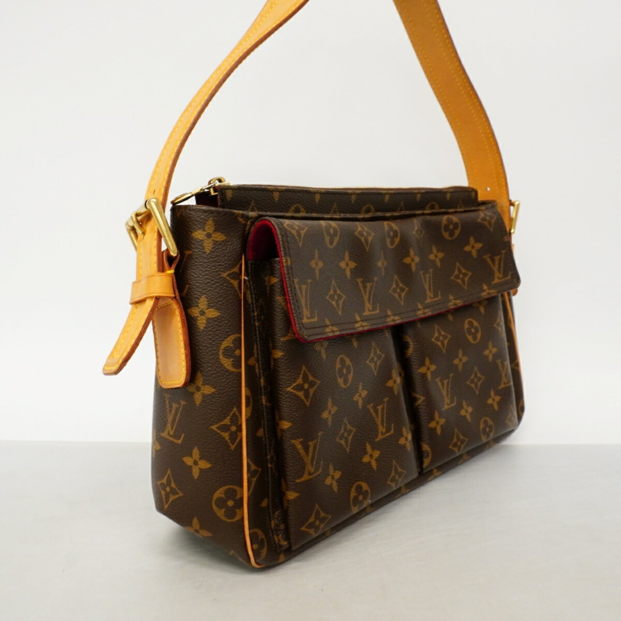 Louis Vuitton Brown Shoulder Bag (Pre-Owned)