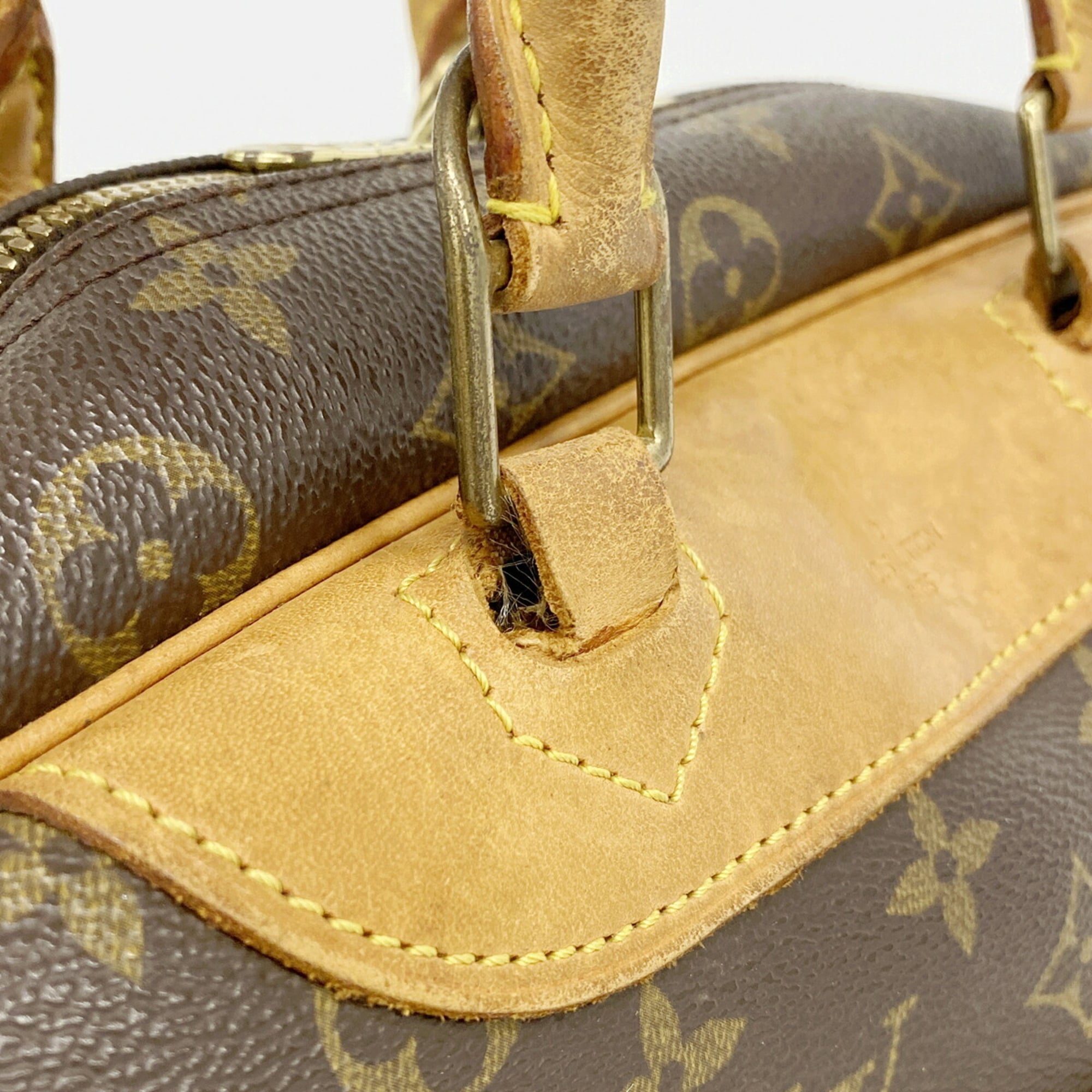 Louis Vuitton Brown Handbag (Pre-Owned)