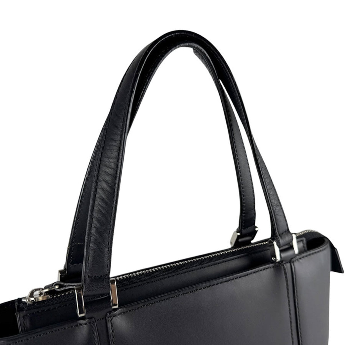 Burberry Black Leather Handbag (Pre-Owned)