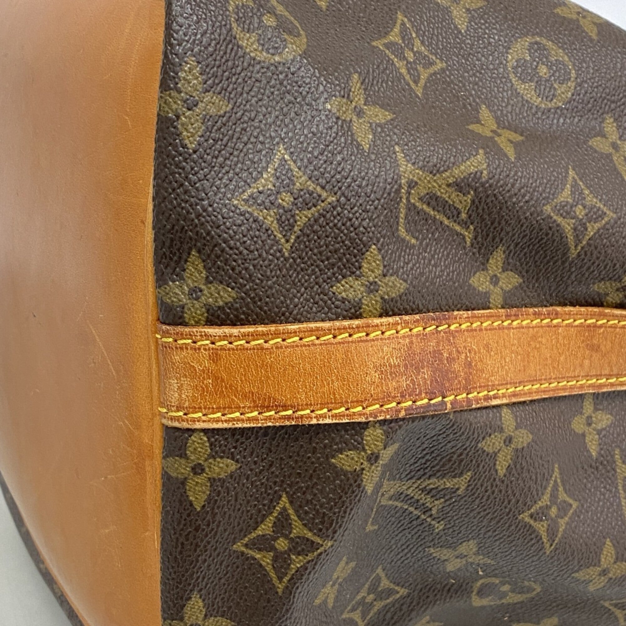 Louis Vuitton Brown Shoulder Bag (Pre-Owned)