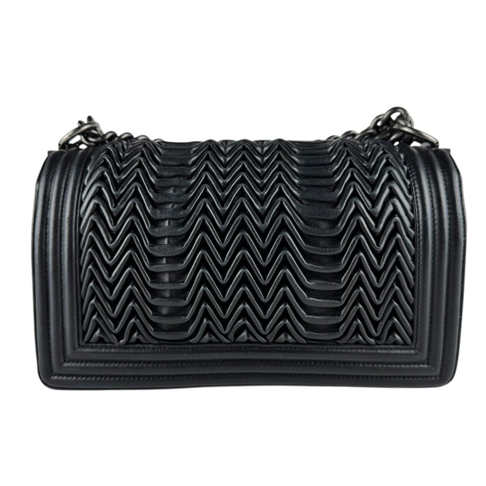 Chanel Black Leather Shoulder Bag (Pre-Owned)