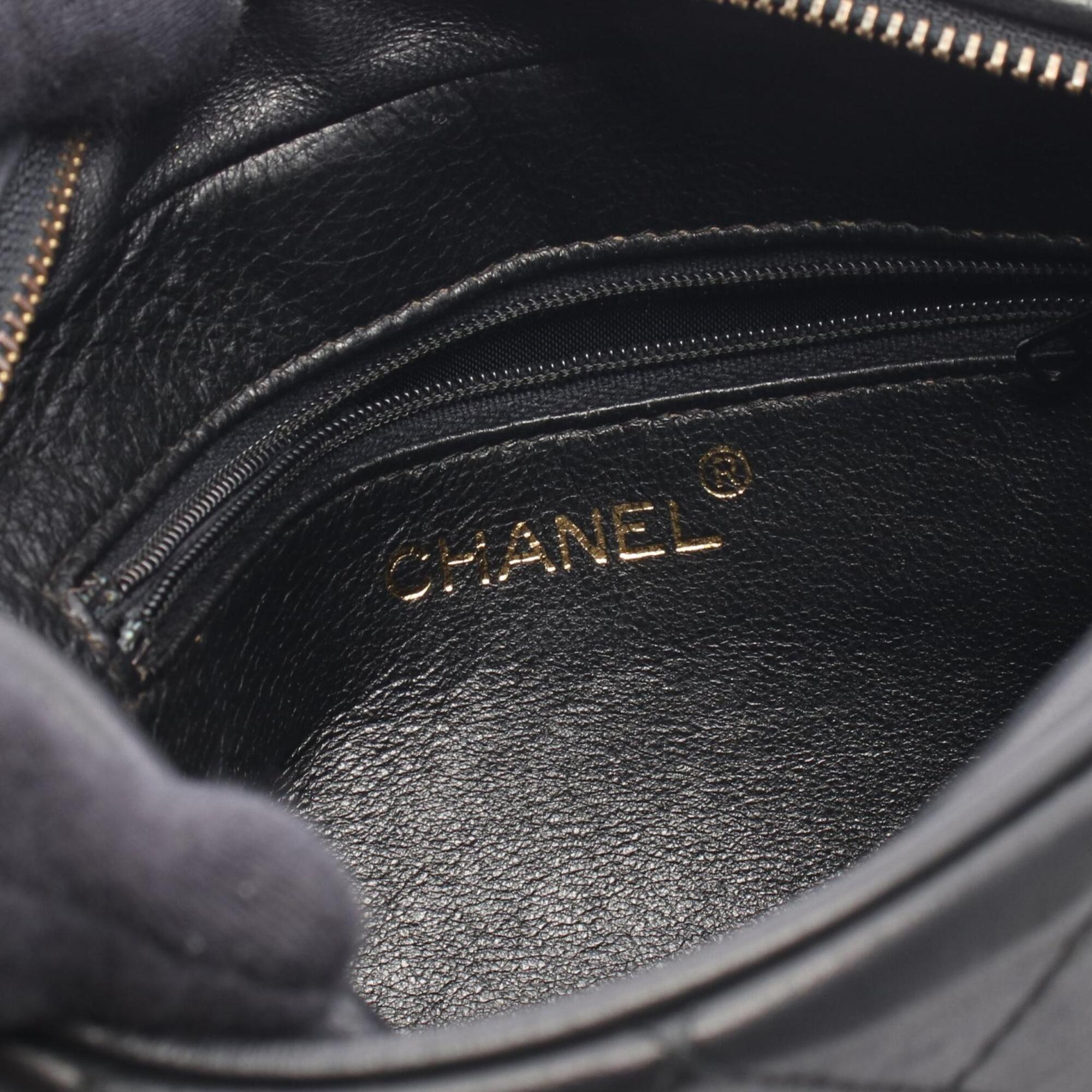 Chanel Black Leather Handbag Shoulder Bag (Pre-Owned)