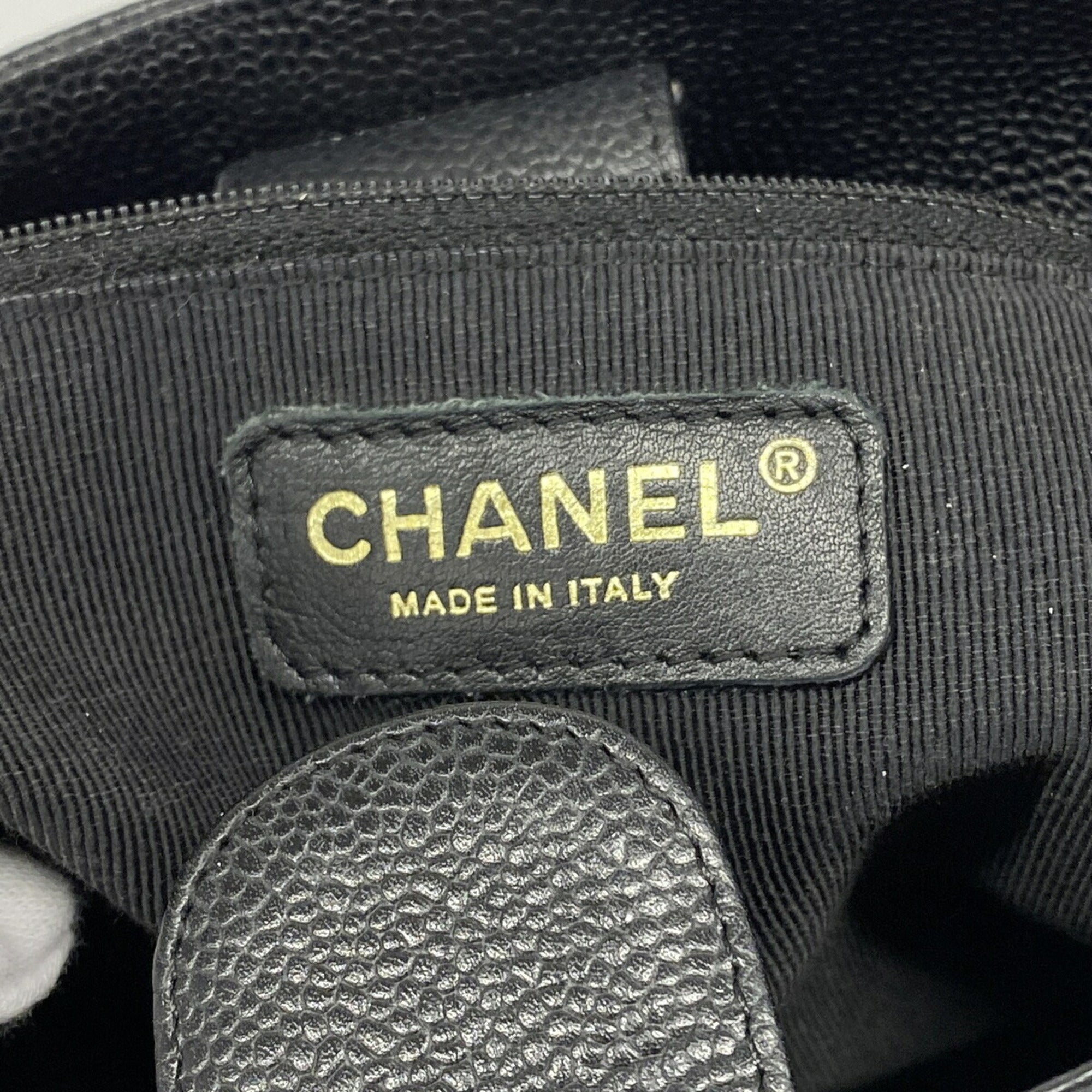 Chanel Black Grained Calfskin Tote Bag (Pre-Owned)