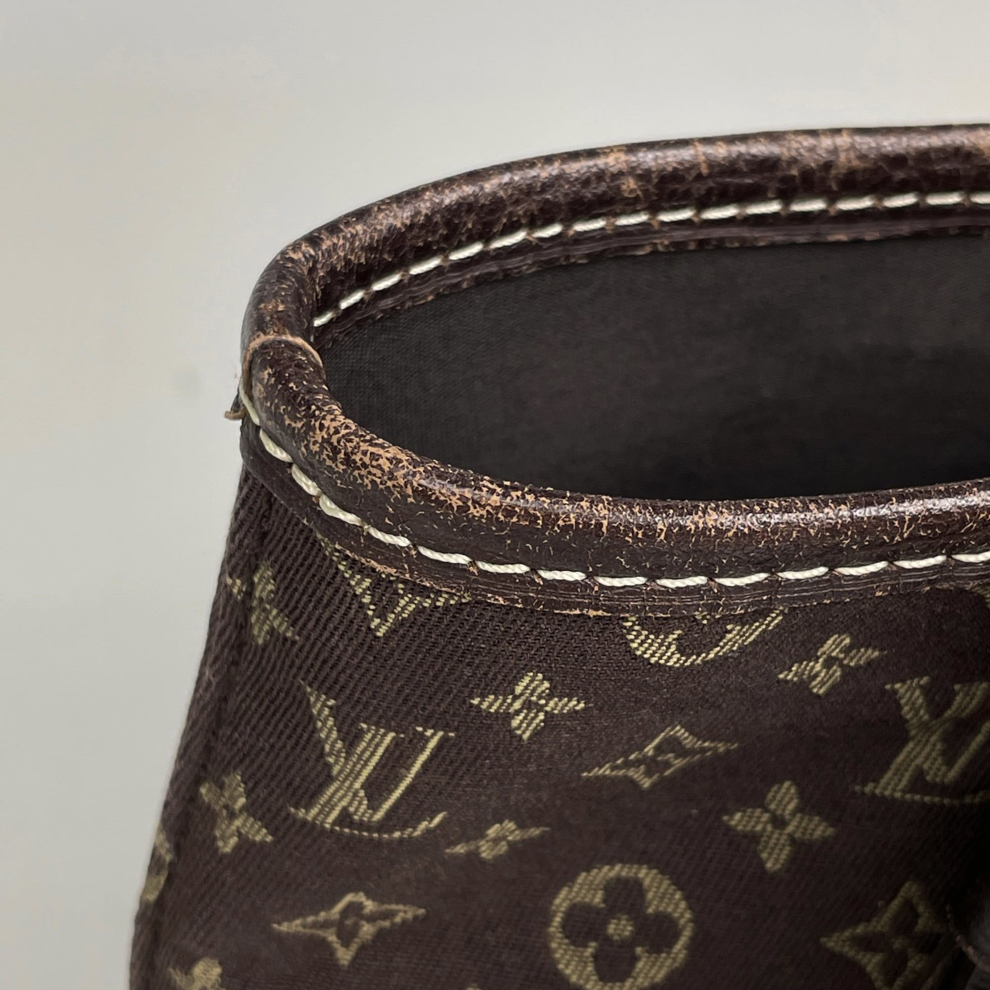 Louis Vuitton Brown Ebene Monogram Pouch Shoulder Bag Tote Bag (Pre-Owned)