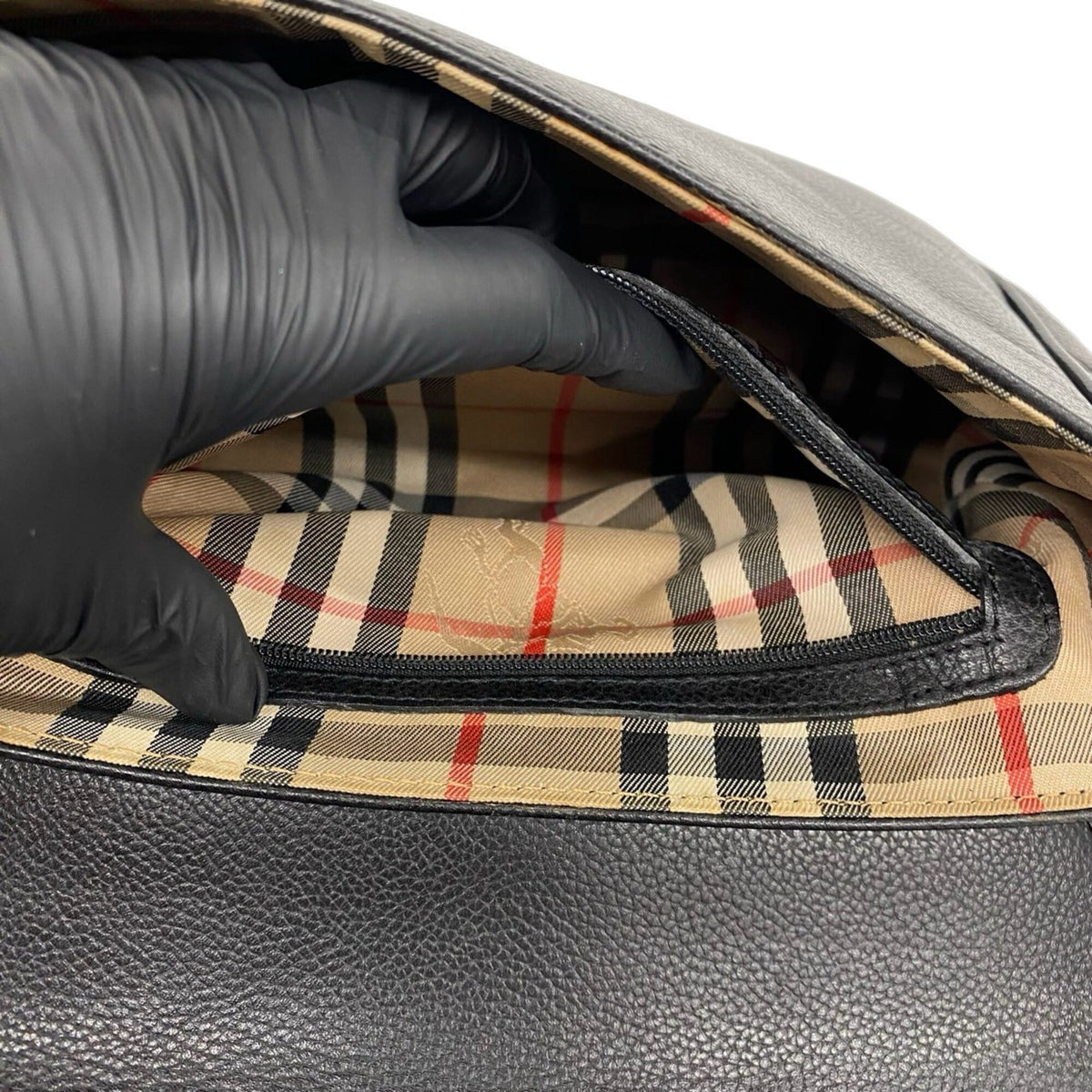 Burberry Black Leather Pochette Shoulder Bag (Pre-Owned)