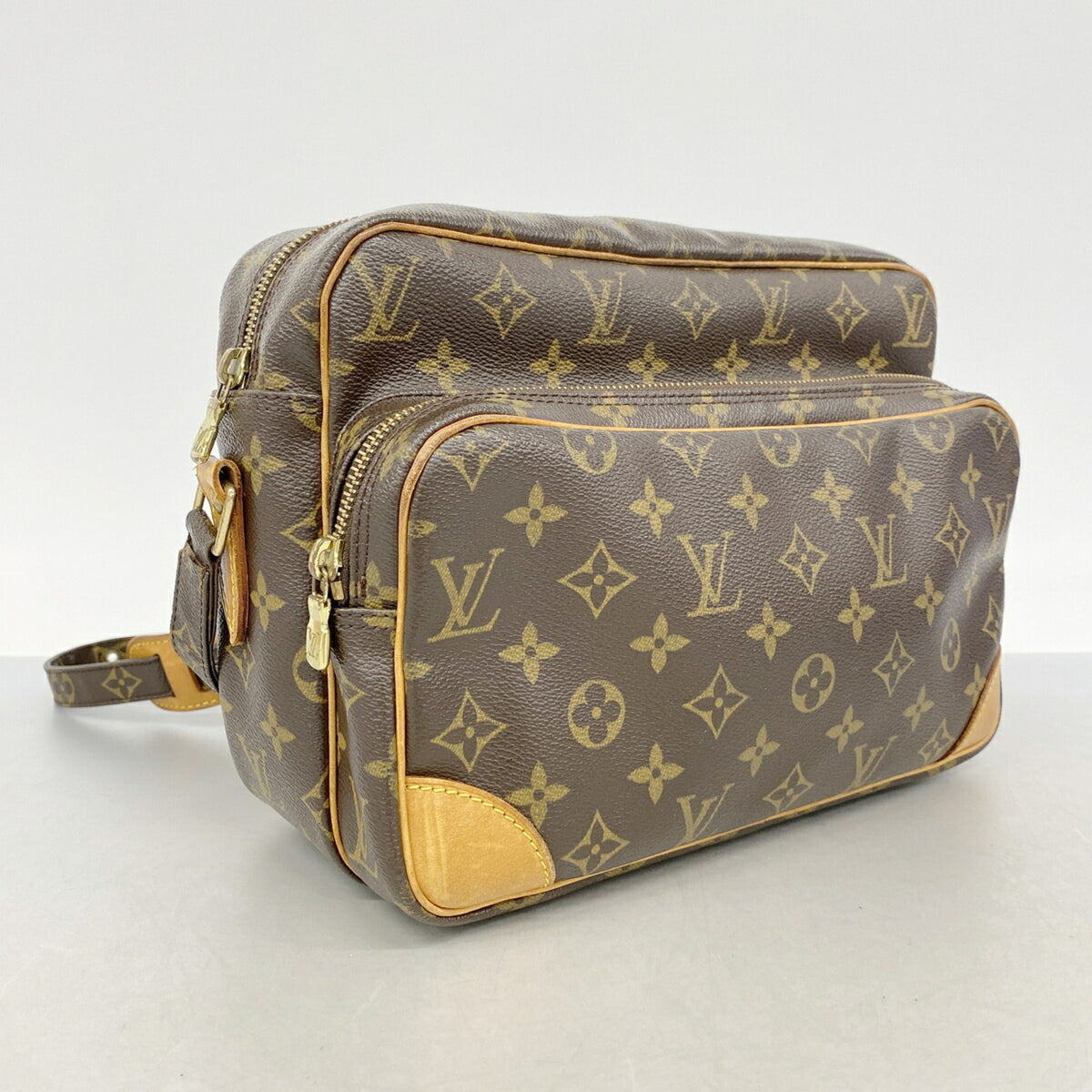 Louis Vuitton Brown Shoulder Bag (Pre-Owned)
