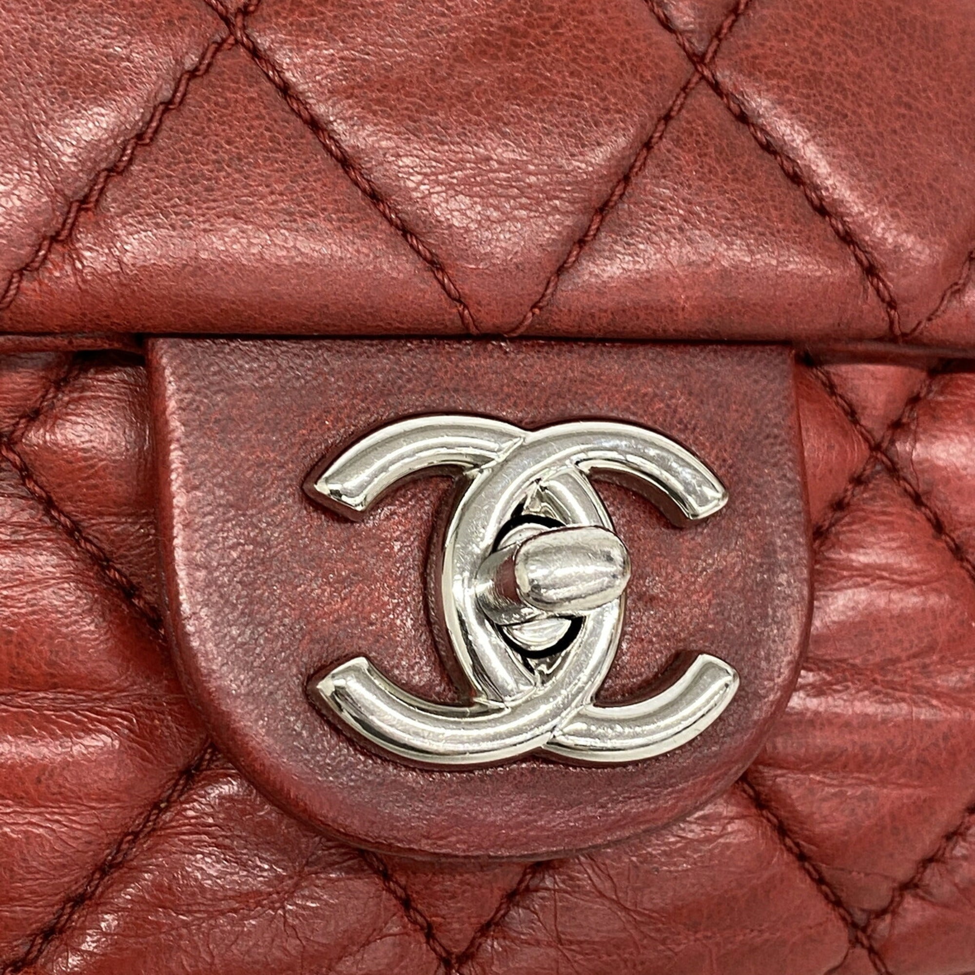 Chanel Red Color Leather Shoulder Bag (Pre-Owned)