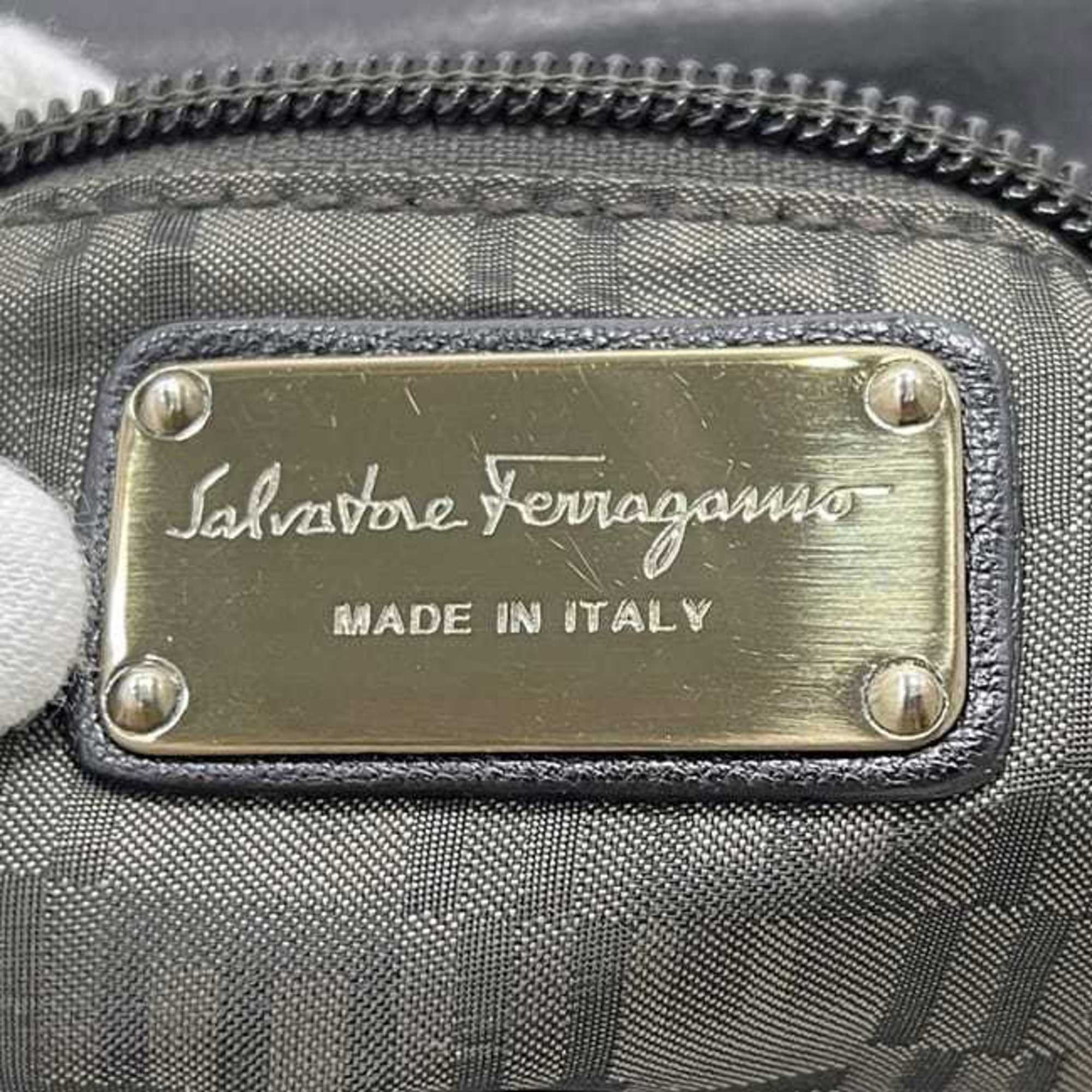 Salvatore Ferragamo Black Leather Shoulder Bag (Pre-Owned)