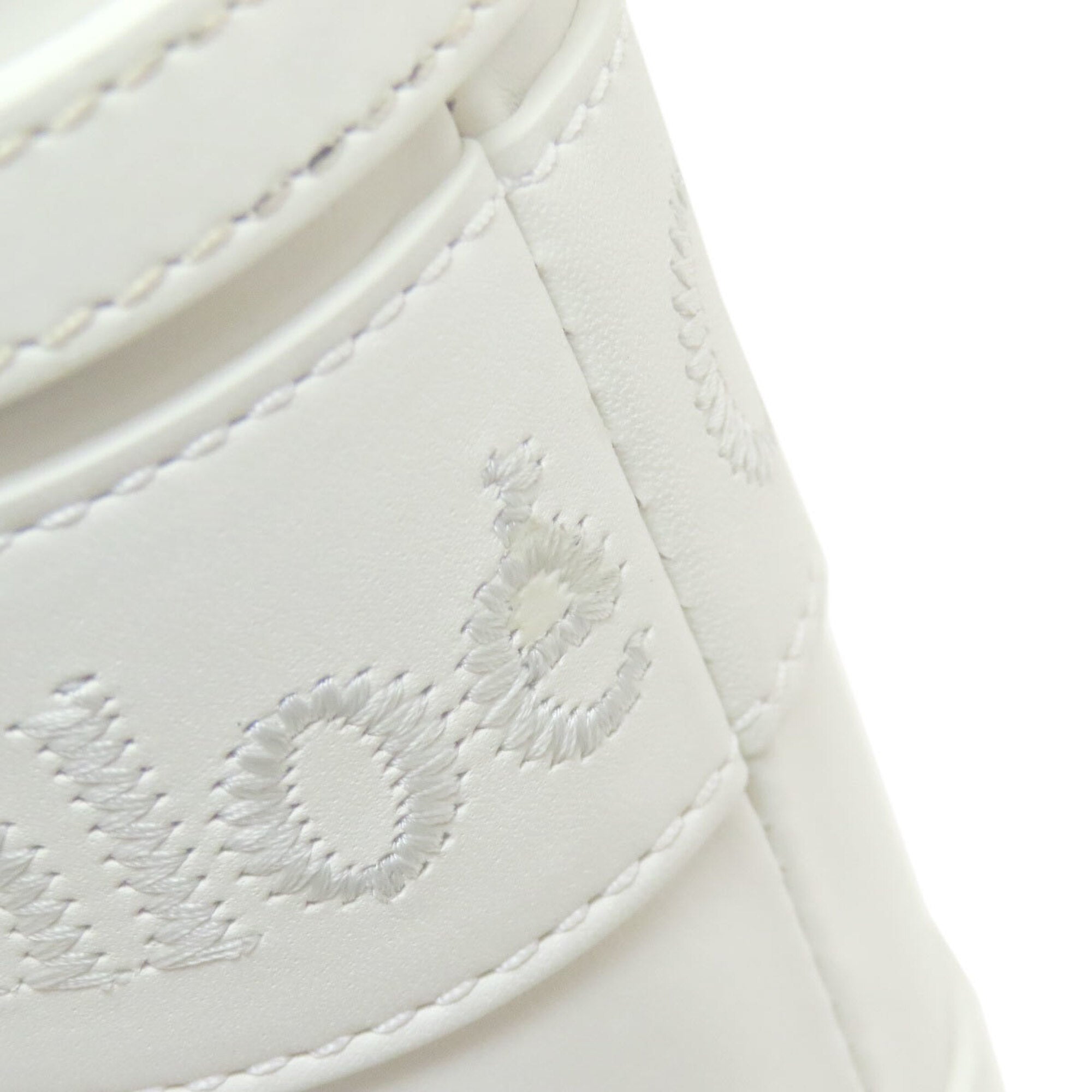 Chloé White Leather Handbag (Pre-Owned)