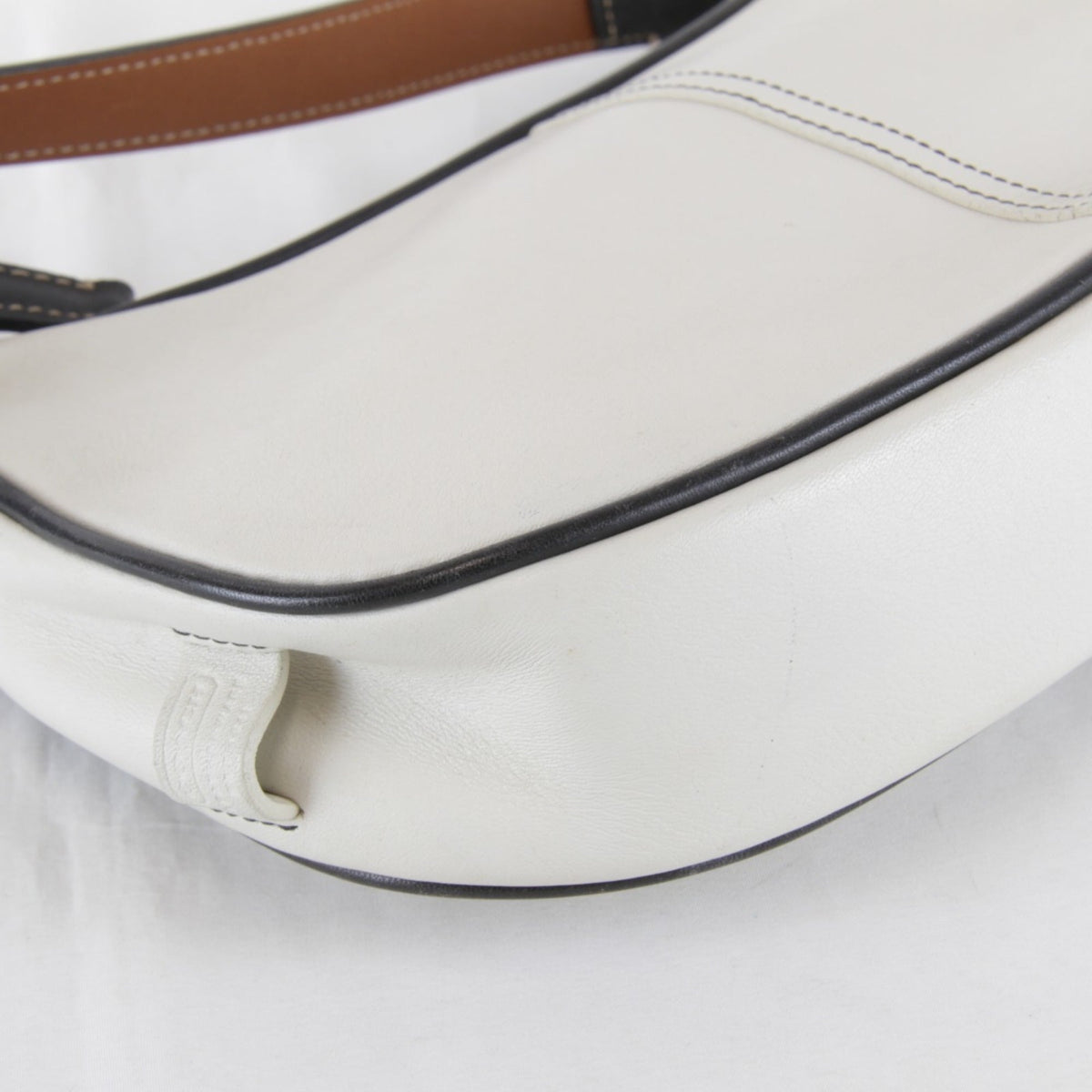 Coach White Leather Shoulder Bag (Pre-Owned)