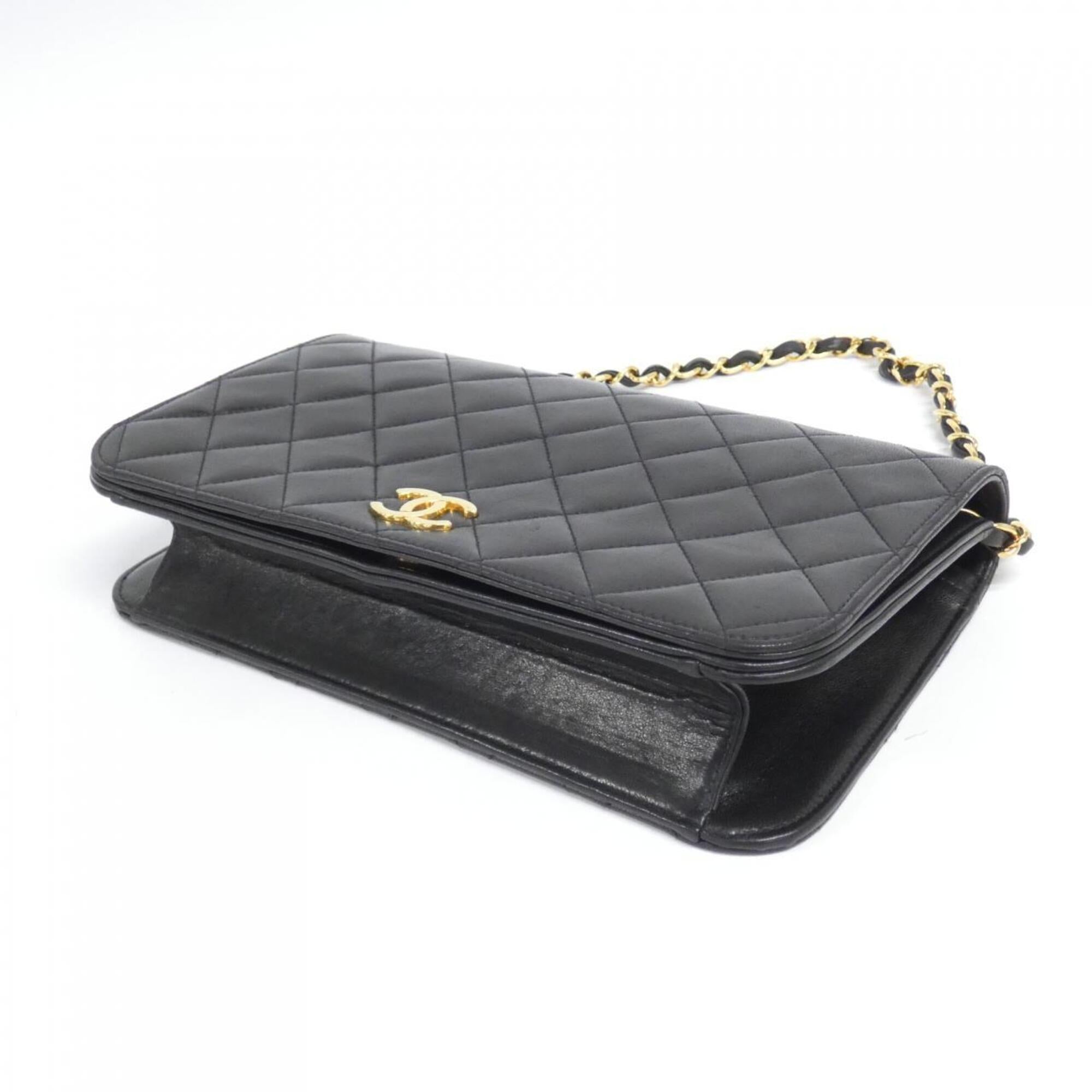 Chanel Black Leather Shoulder Bag (Pre-Owned)