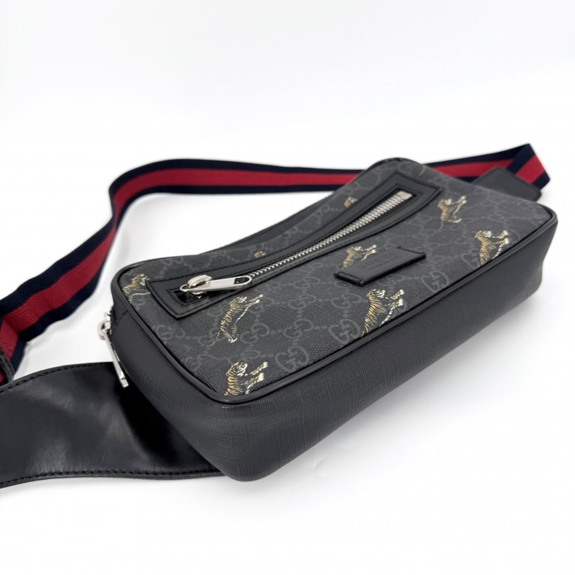 Gucci Black Gg Supreme Canvas Leather Fanny Pack Sling Bag (Pre-Owned)