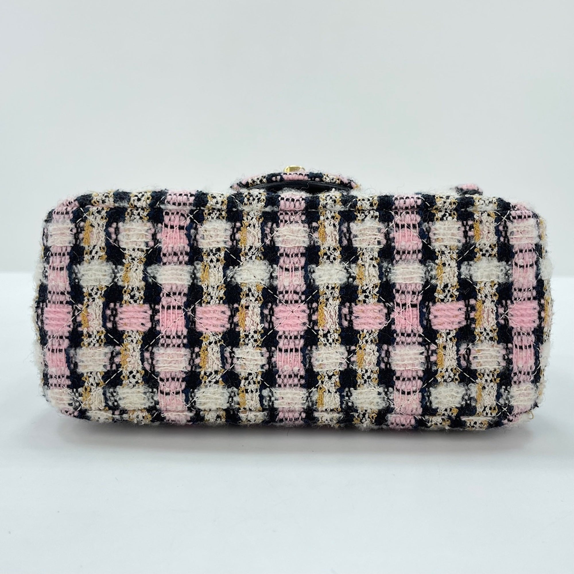 Chanel Matelasse Pink Shoulder Bag (Pre-Owned)