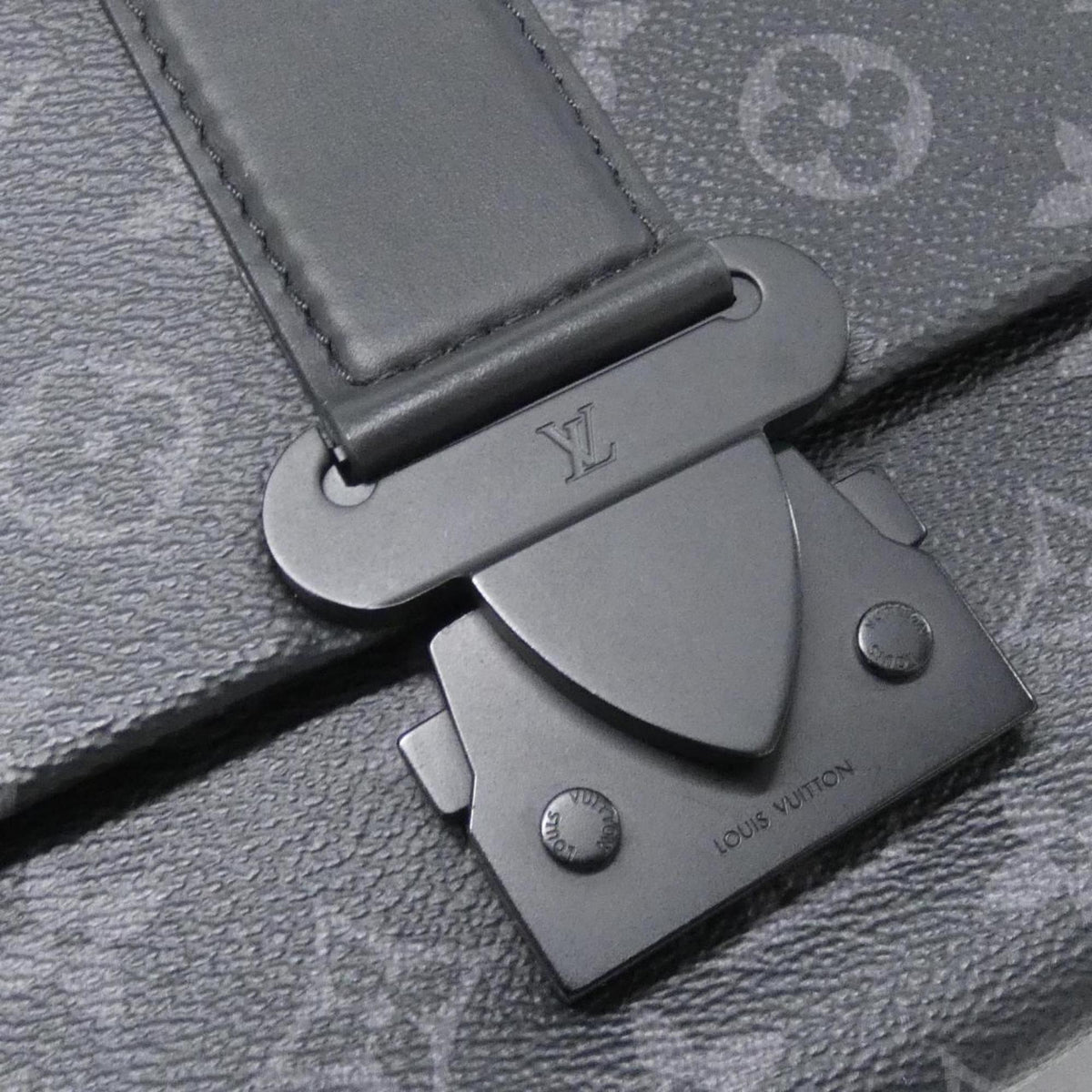 Louis Vuitton Black Monogram Eclipse Monogram Eclipse Coated Canvas Shoulder Bag (Pre-Owned)