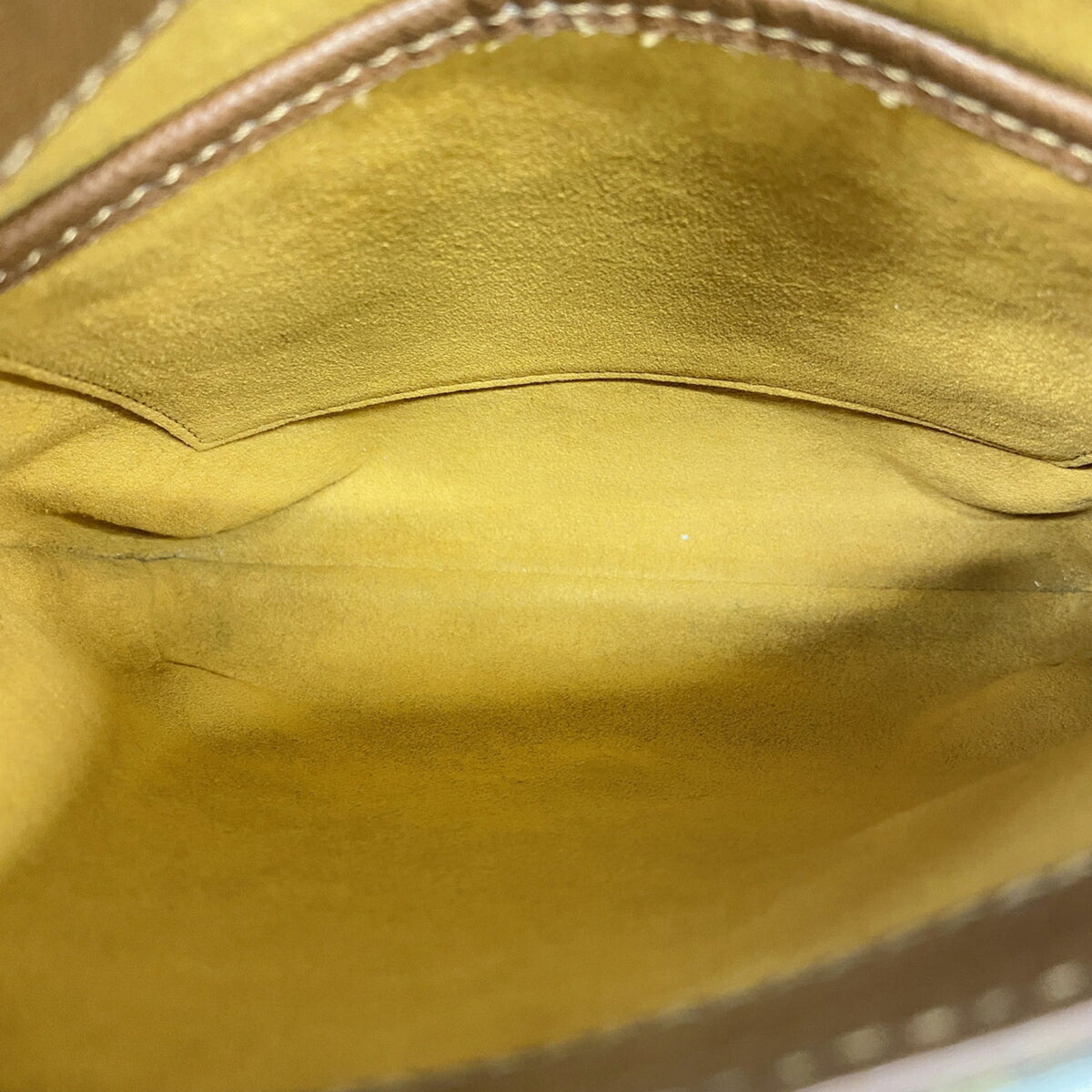 Louis Vuitton Brown Shoulder Bag (Pre-Owned)