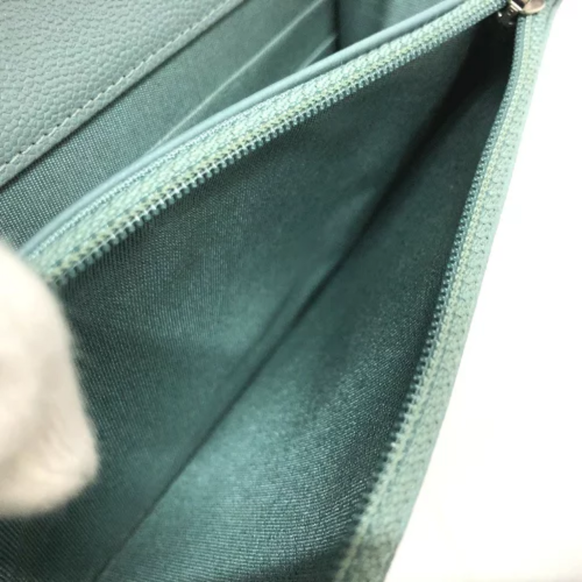 Chanel Blue Leather Shoulder Bag (Pre-Owned)