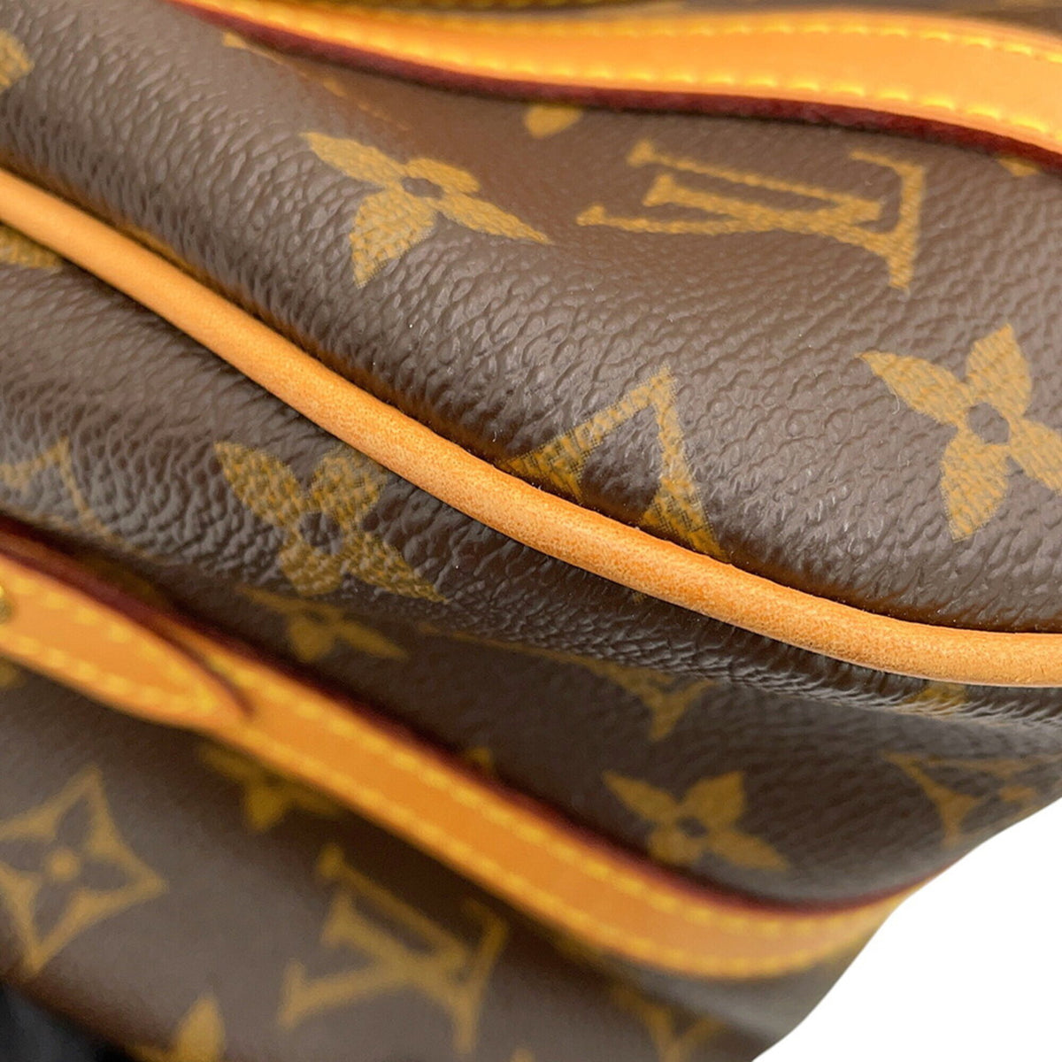 Louis Vuitton Brown Monogram Shoulder Bag (Pre-Owned)