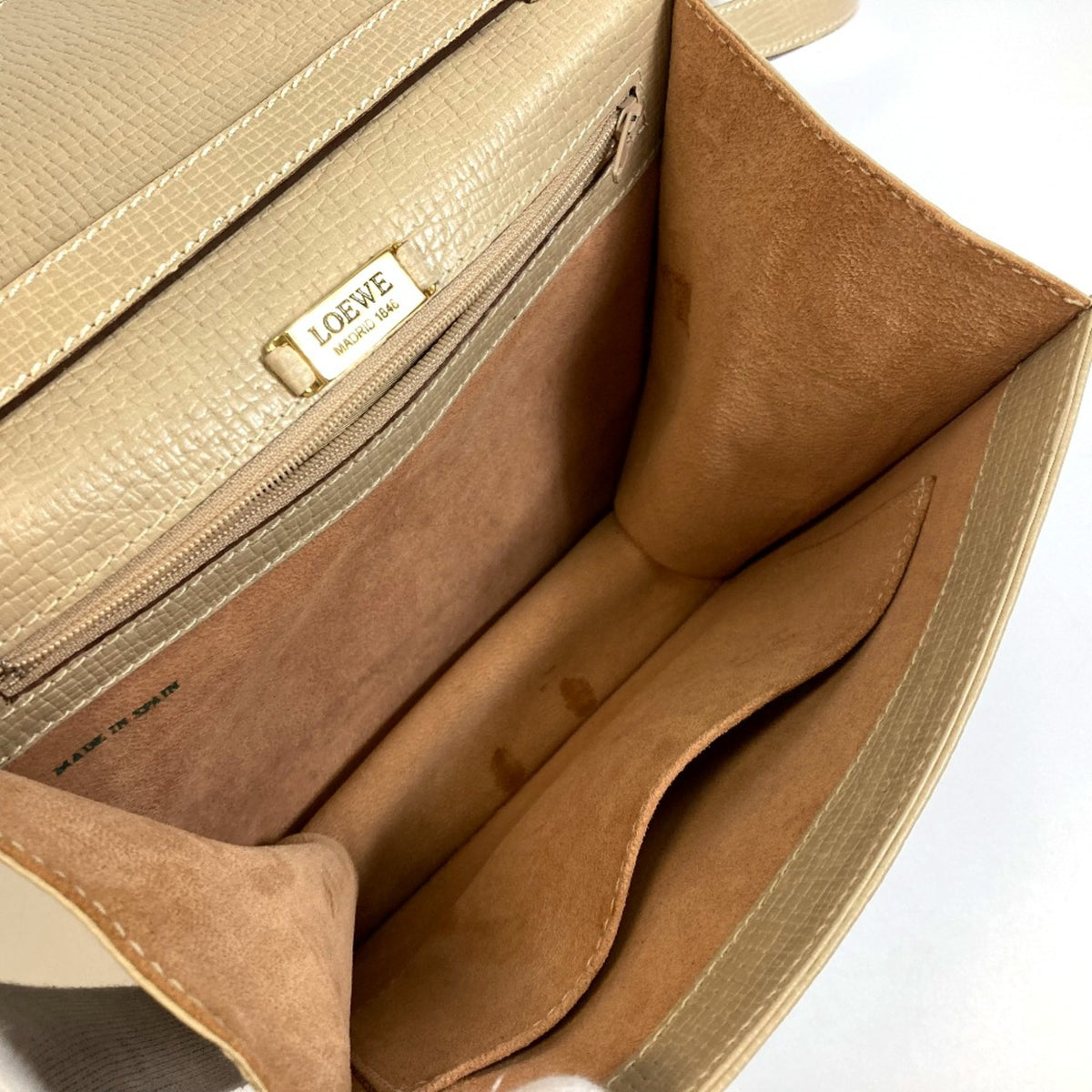 Loewe Beige Leather Handbag (Pre-Owned)