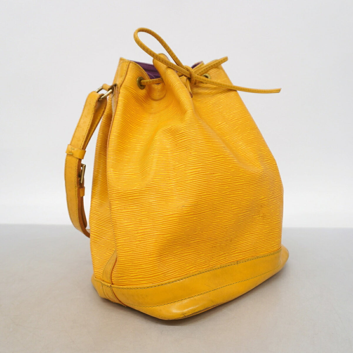 Louis Vuitton Jaune Shoulder Bag (Pre-Owned)