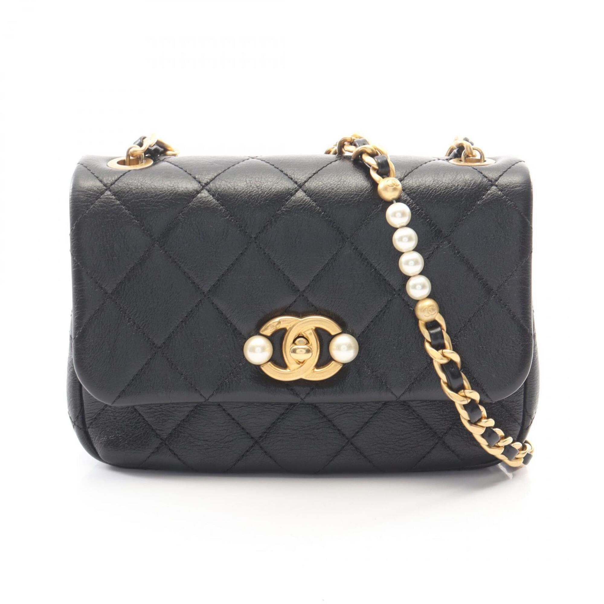 Chanel Matelasse Black Leather Handbag Shoulder Bag (Pre-Owned)