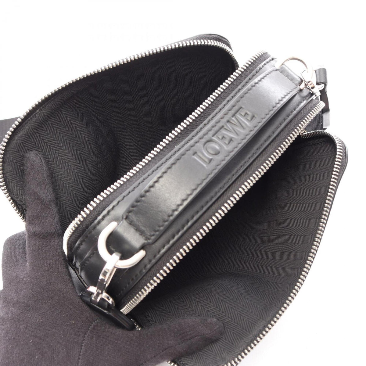 Loewe Black Leather Handbag (Pre-Owned)