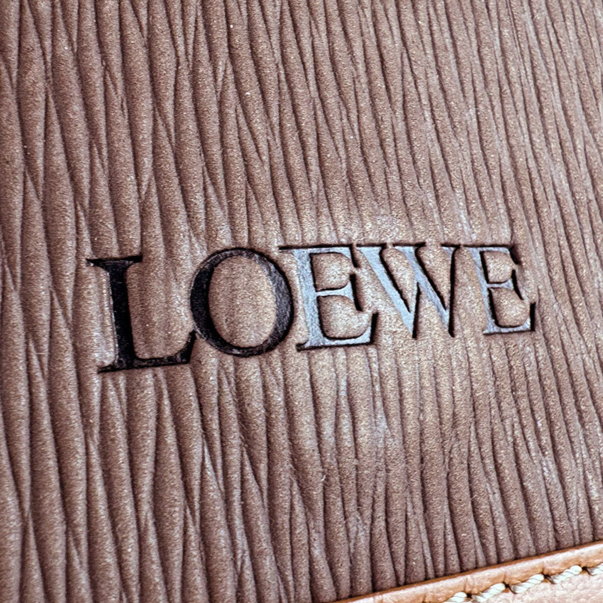 Loewe Brown Leather Shoulder Bag (Pre-Owned)