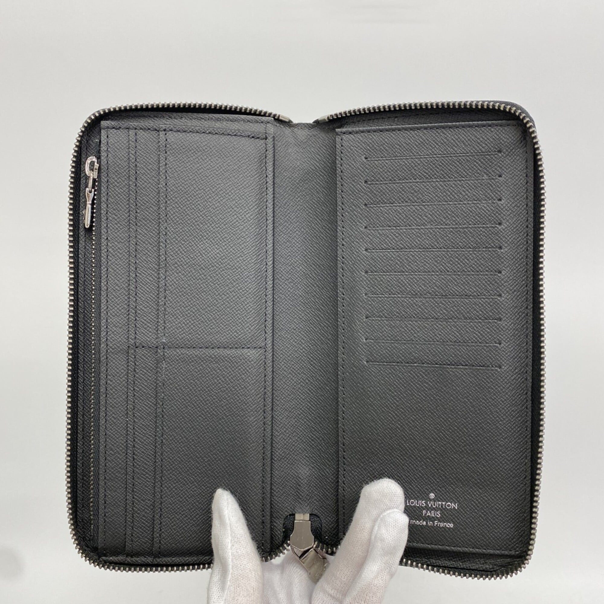 Louis Vuitton Black Long Wallet (Bi-Fold) (Pre-Owned)