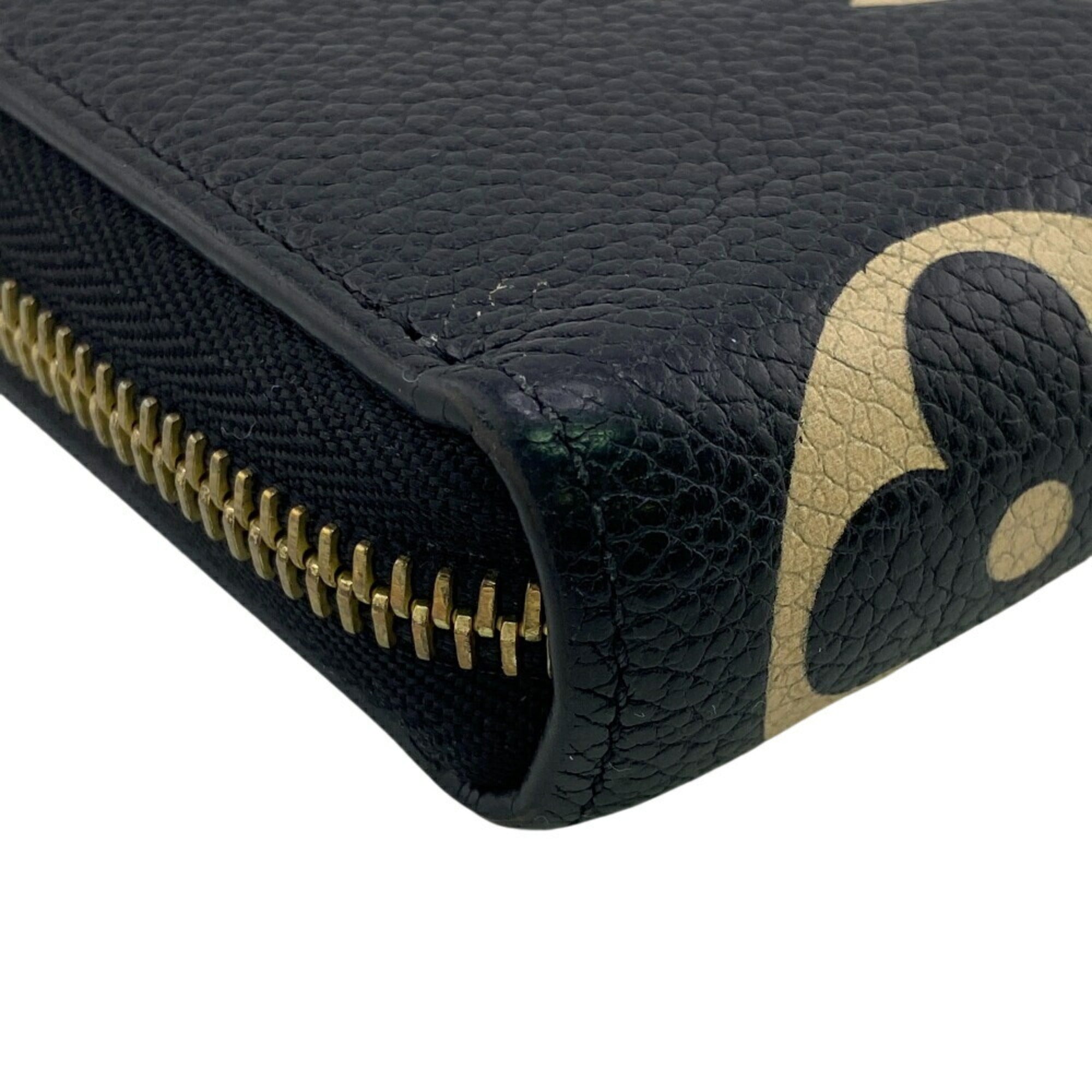 Louis Vuitton Black Leather (Pre-Owned)