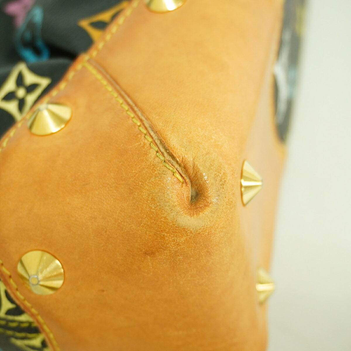 Louis Vuitton Noir Handbag (Pre-Owned)