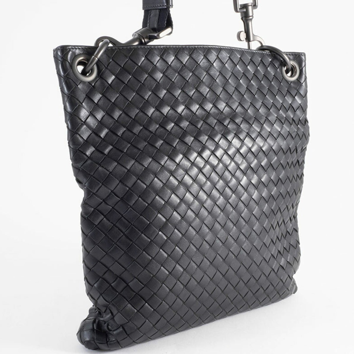 Bottega Veneta Black Leather Shoulder Bag (Pre-Owned)