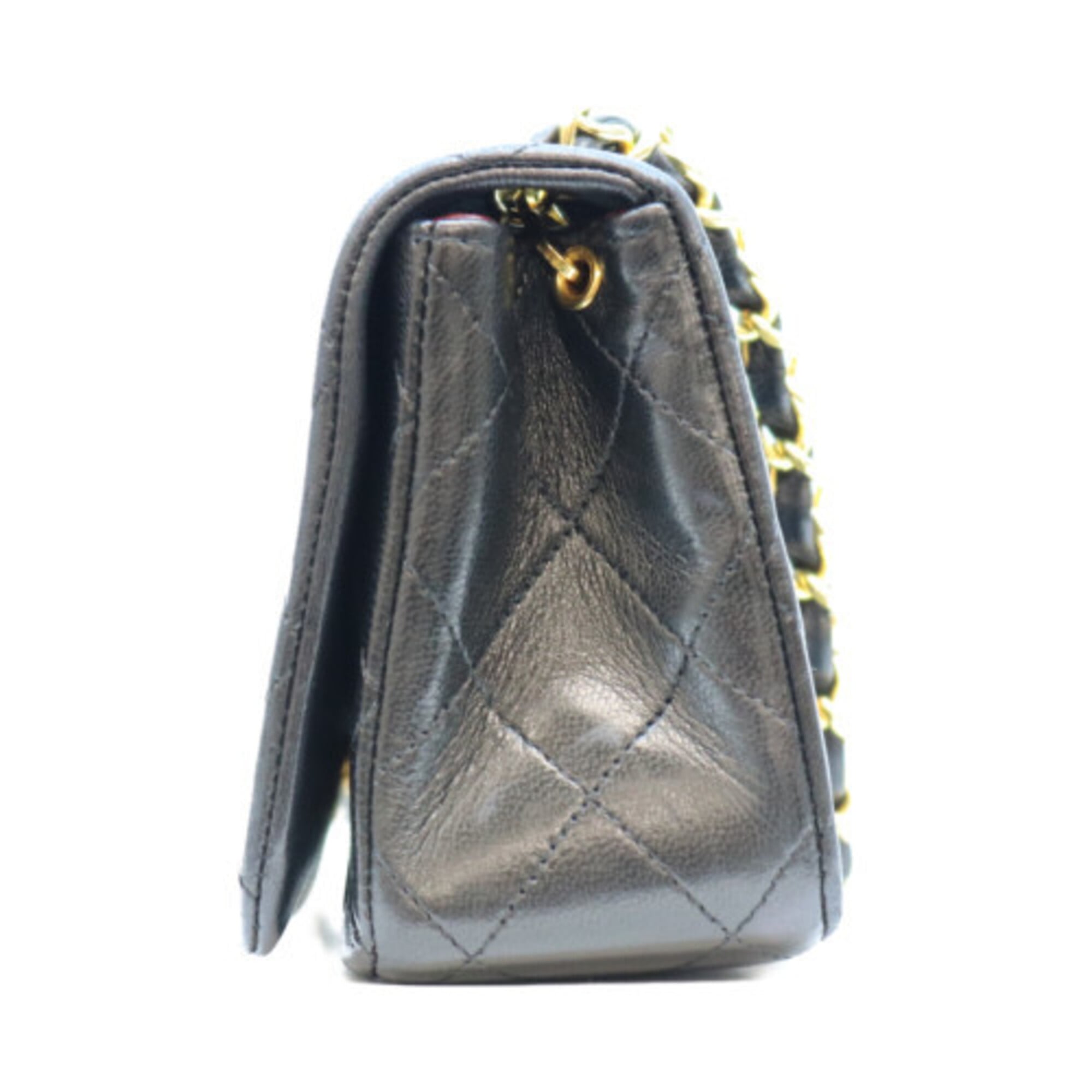 Chanel Black Leather Shoulder Bag (Pre-Owned)
