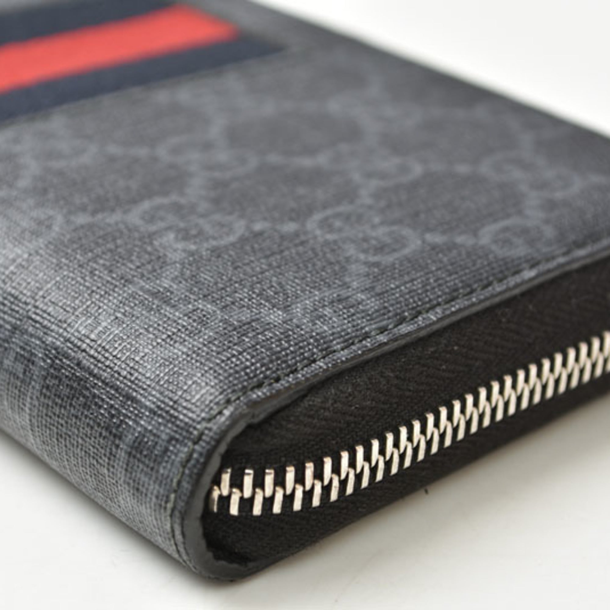 Gucci Black Red Color Gg Supreme Coin Purse/Coin Case (Pre-Owned)
