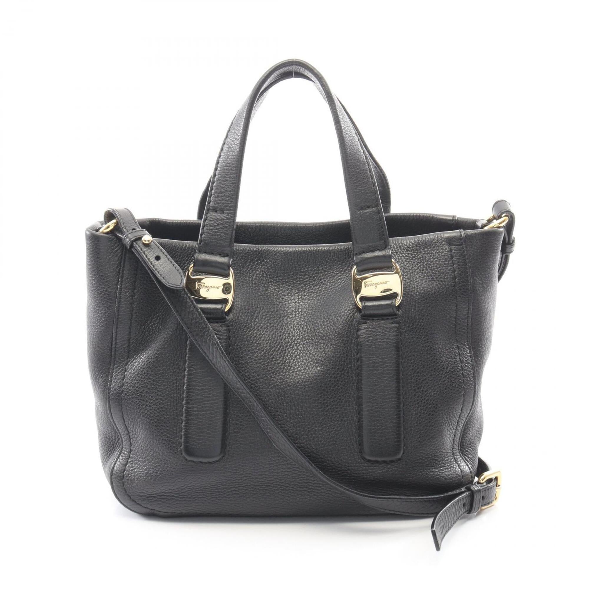Salvatore Ferragamo Black Leather Handbag (Pre-Owned)